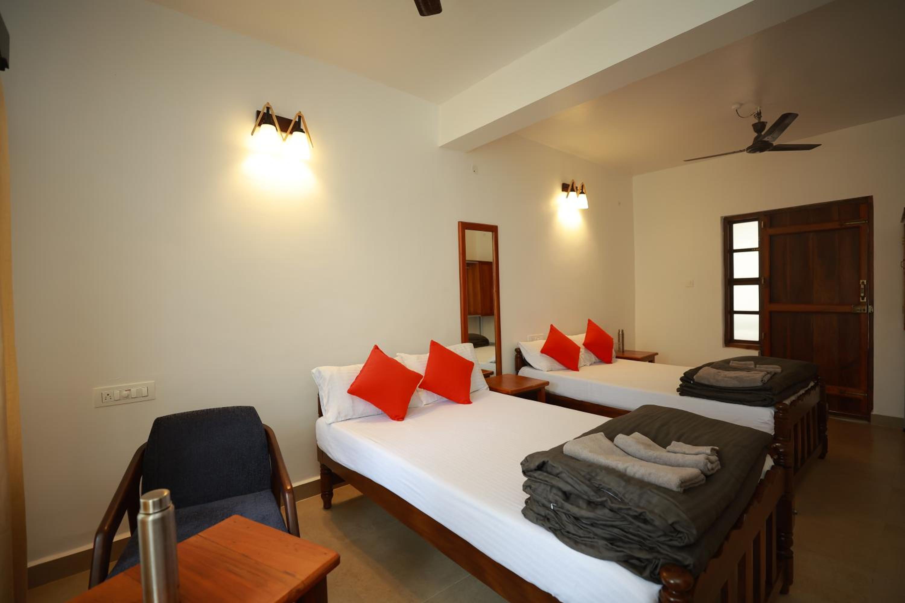 Double Room with Extra Bed photo 1