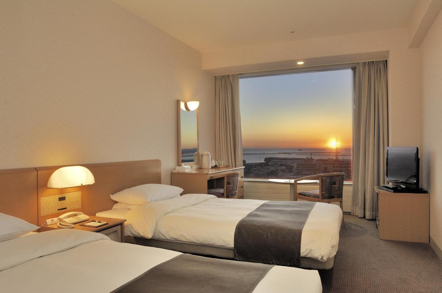 Twin Room - Non-Smoking photo 2