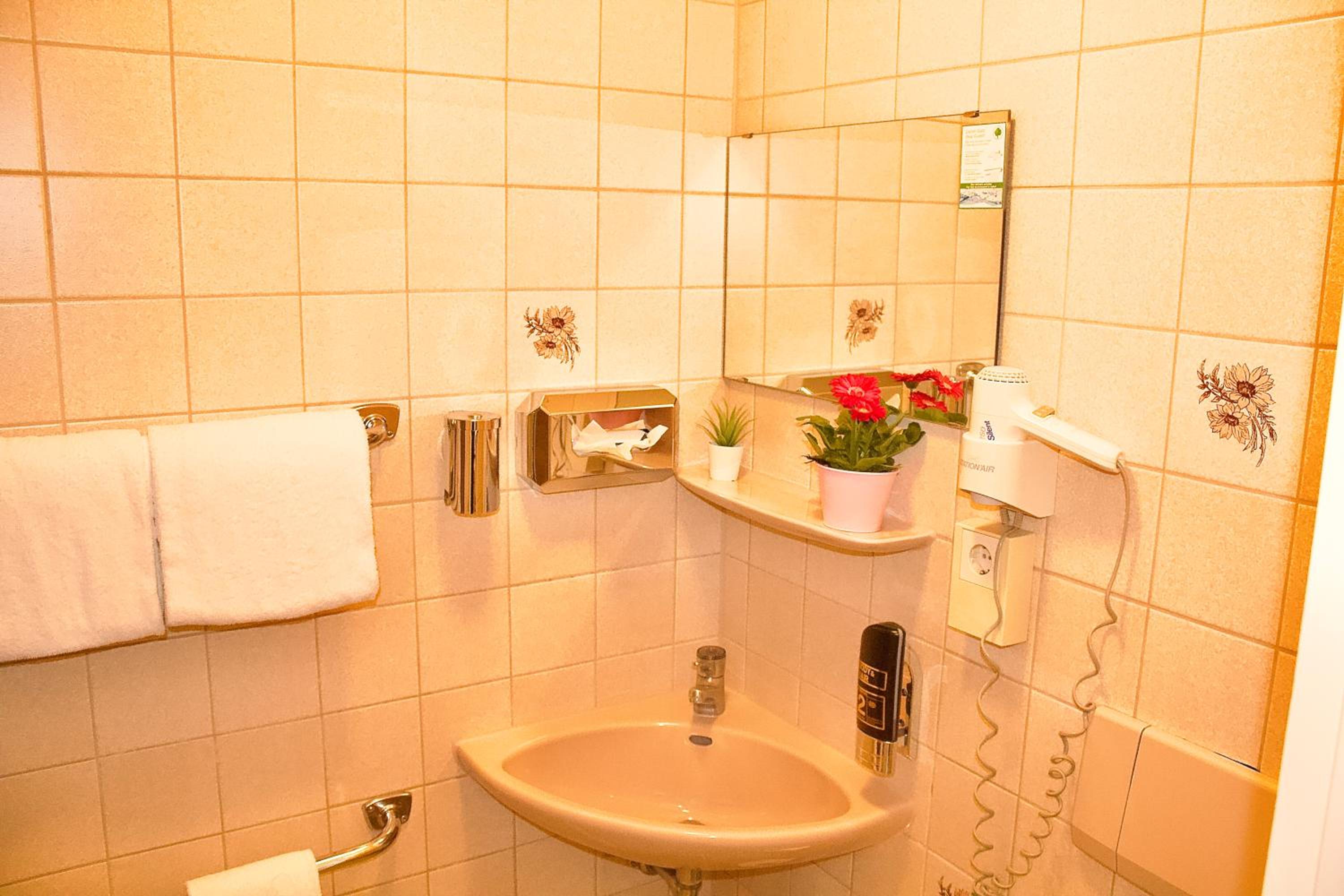 Double Room - Photo 9