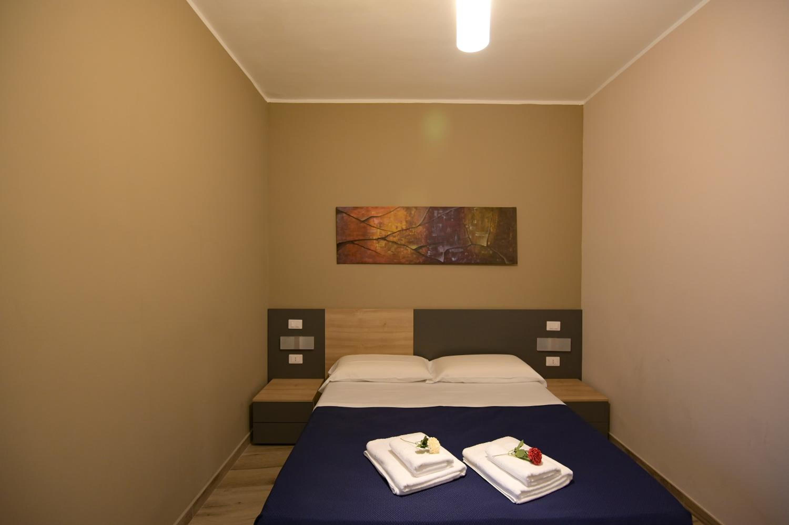 King Room with Balcony - Photo 41