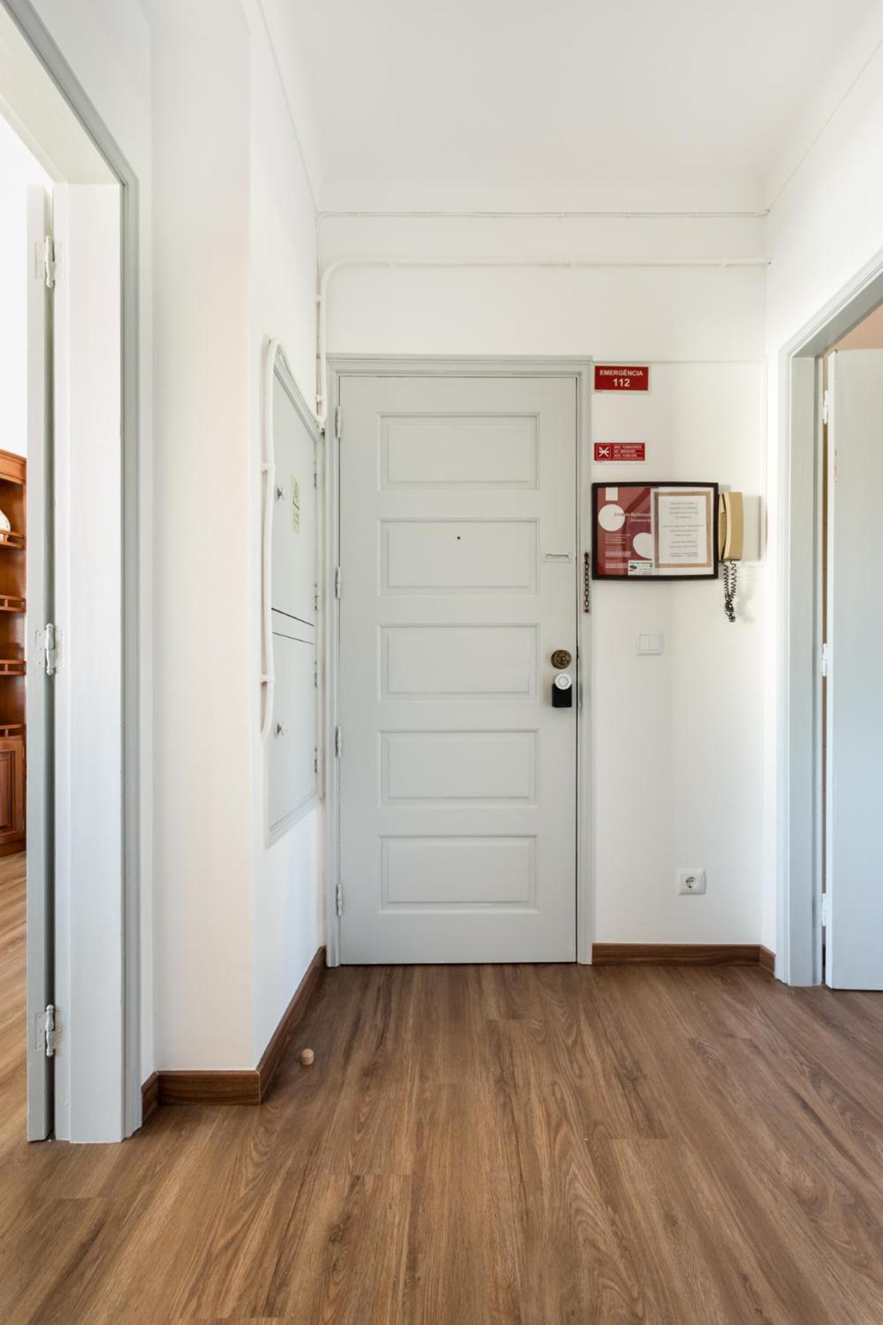 Three-Bedroom Apartment - Photo 18