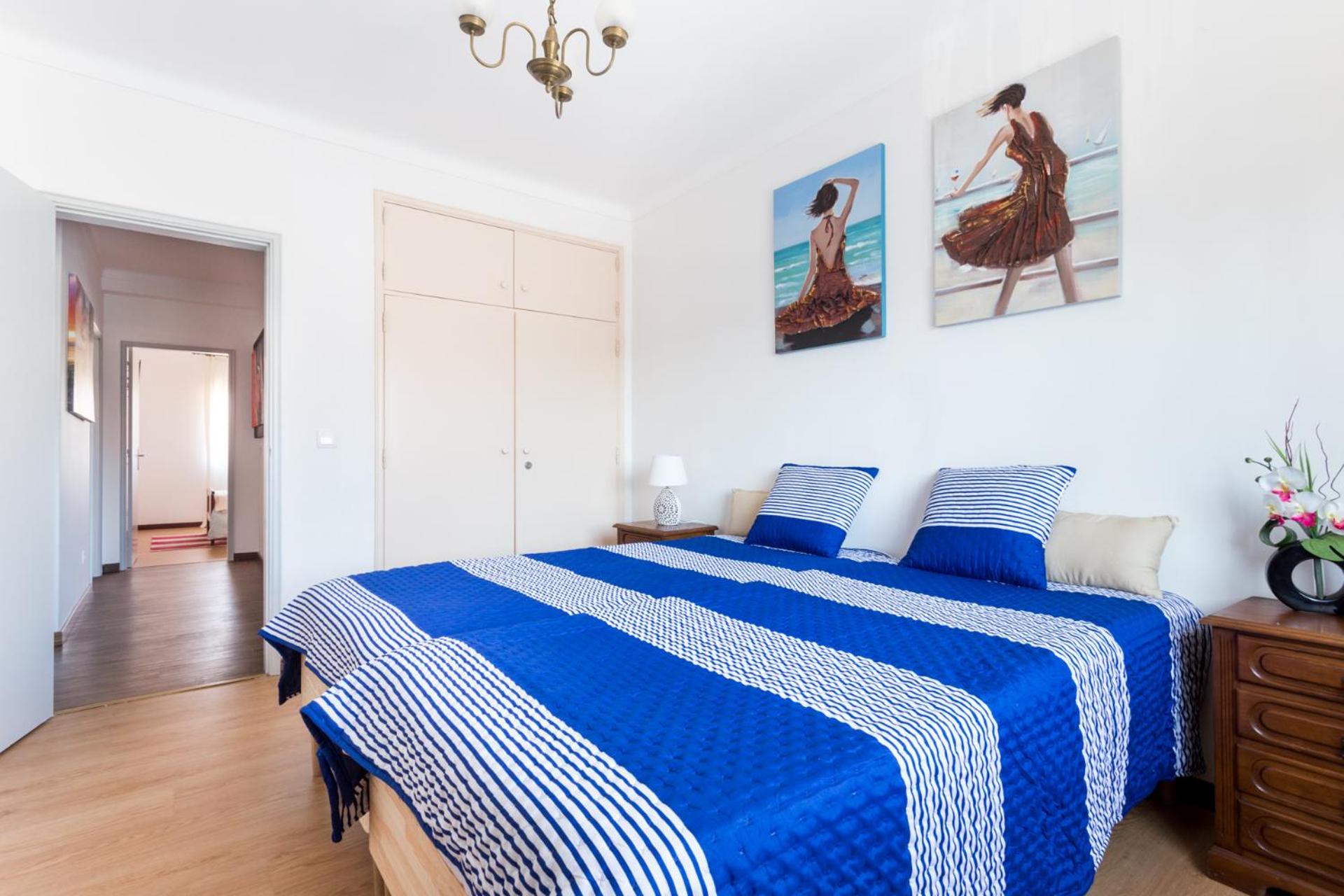 Three-Bedroom Apartment - Photo 22