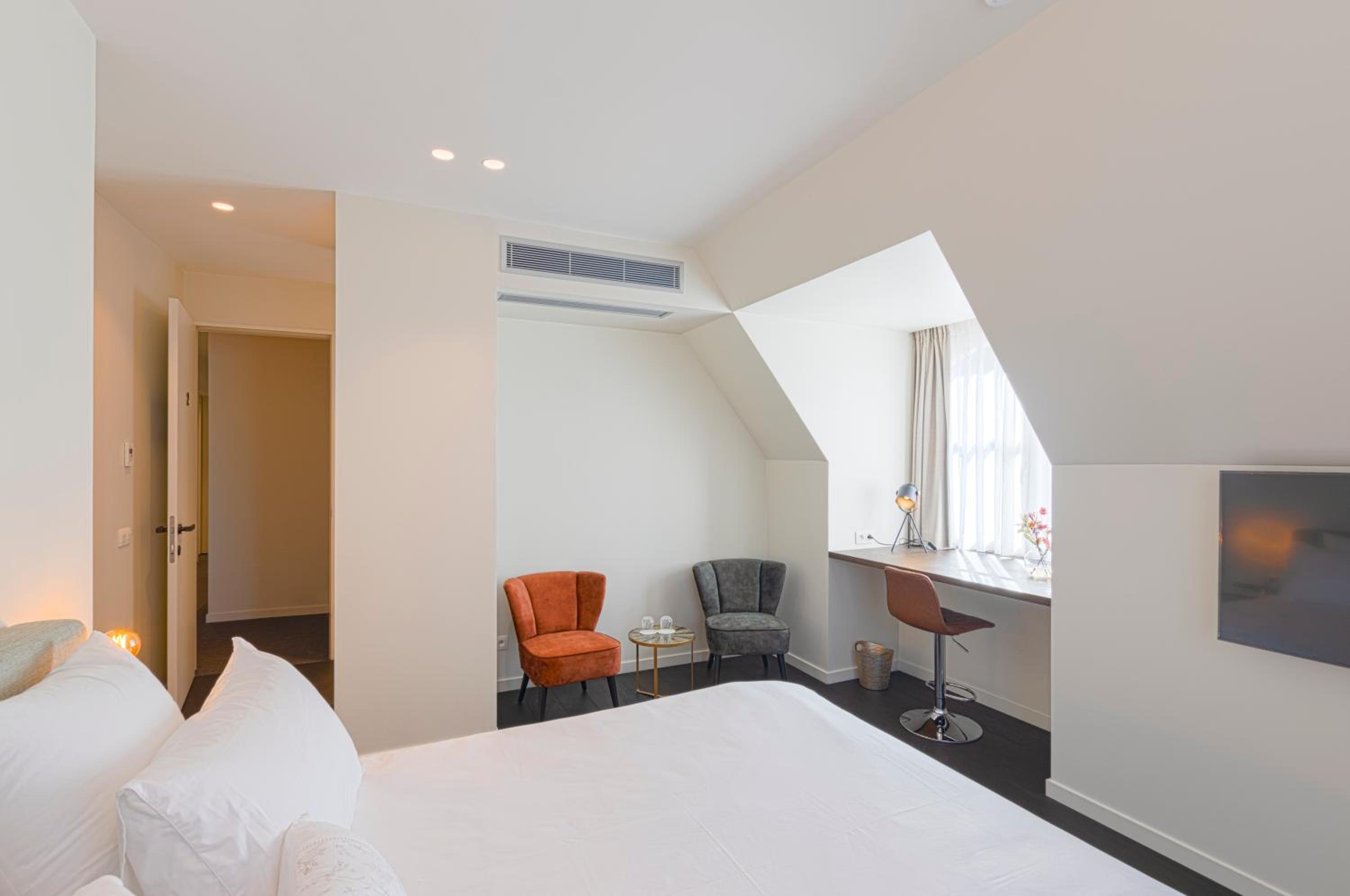 Deluxe King Room photo 1