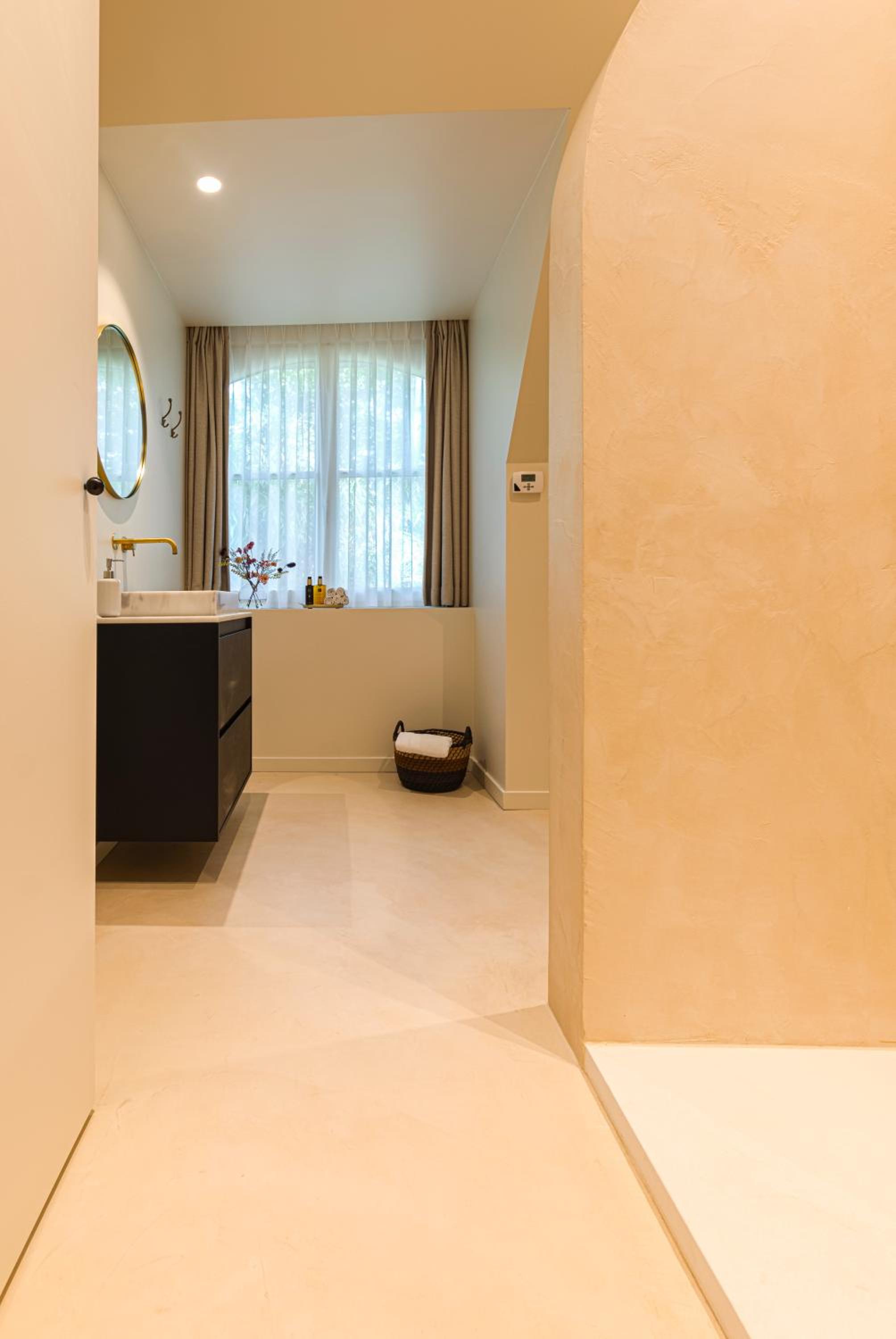 Deluxe King Room photo 1