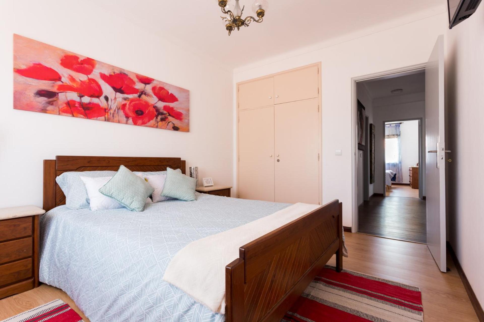 Three-Bedroom Apartment - Photo 43