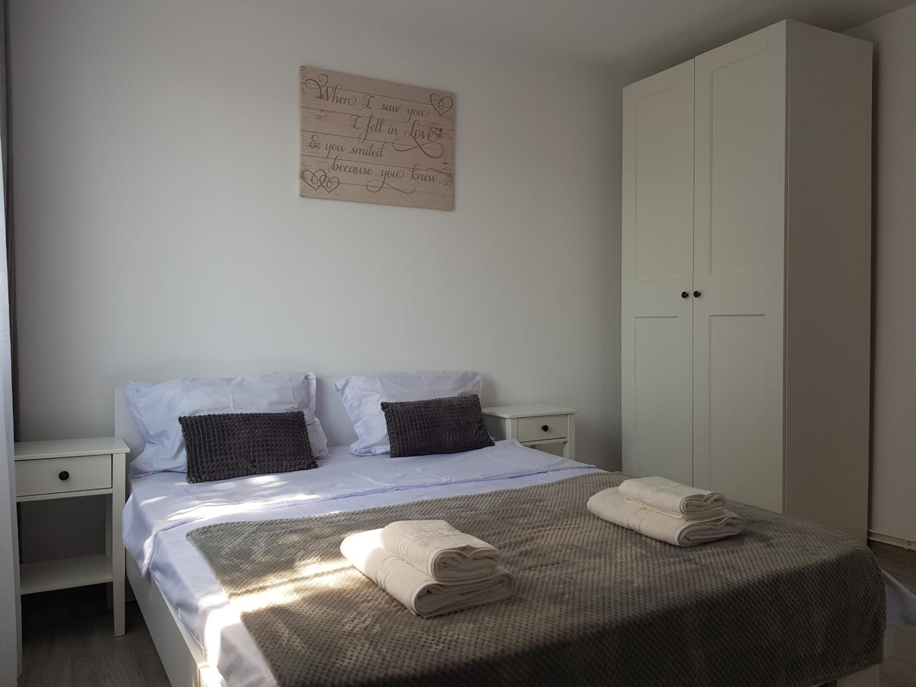 One-Bedroom Apartment - Photo 19