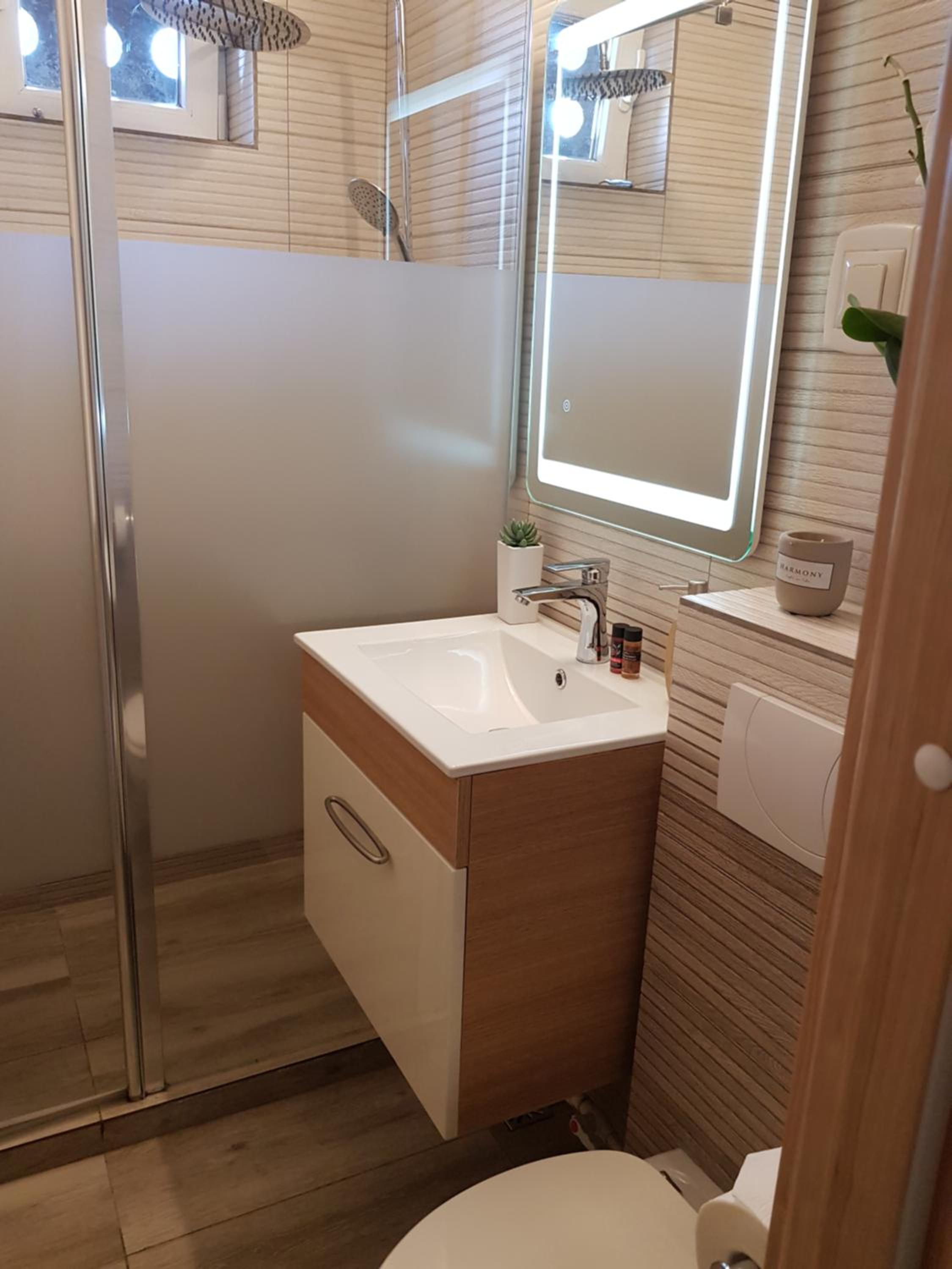 One-Bedroom Apartment - Photo 15