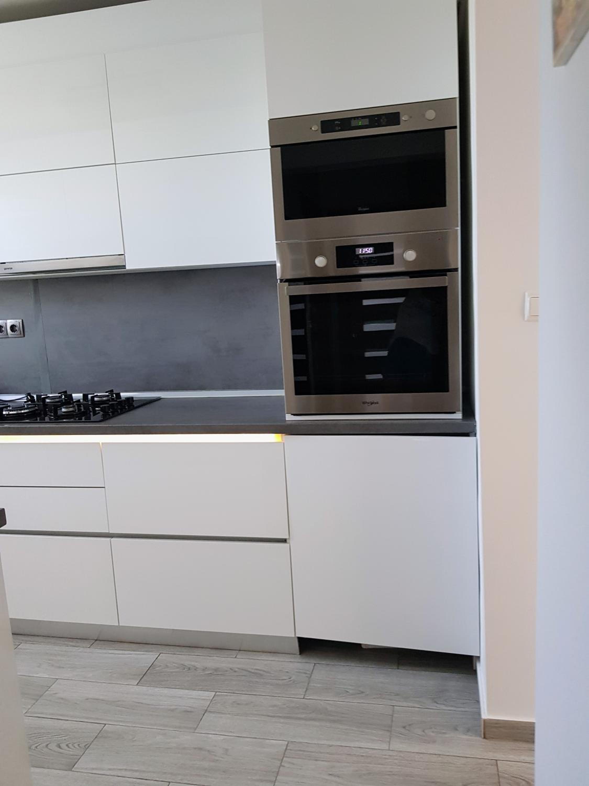 One-Bedroom Apartment - Photo 12