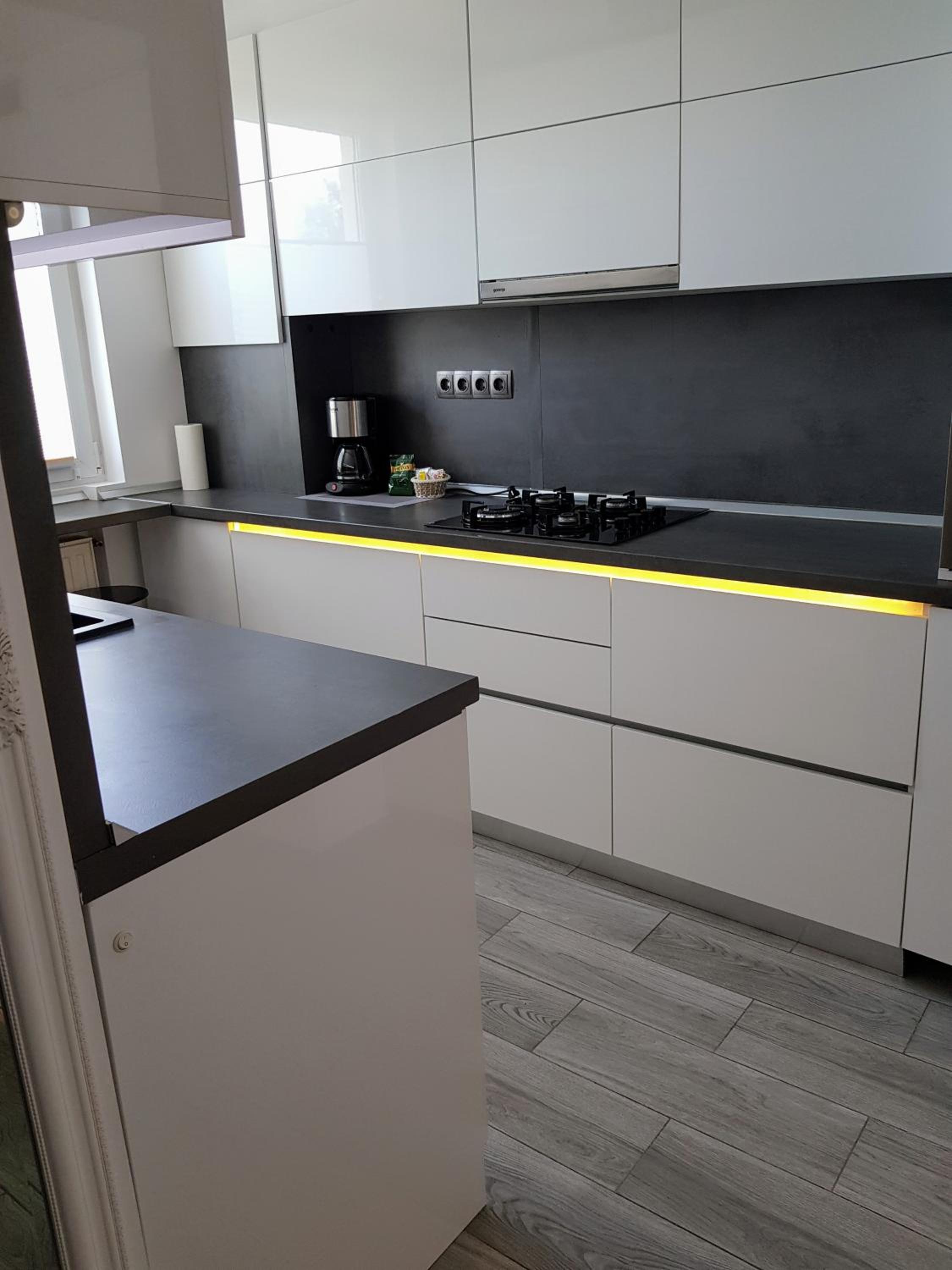 One-Bedroom Apartment - Photo 11