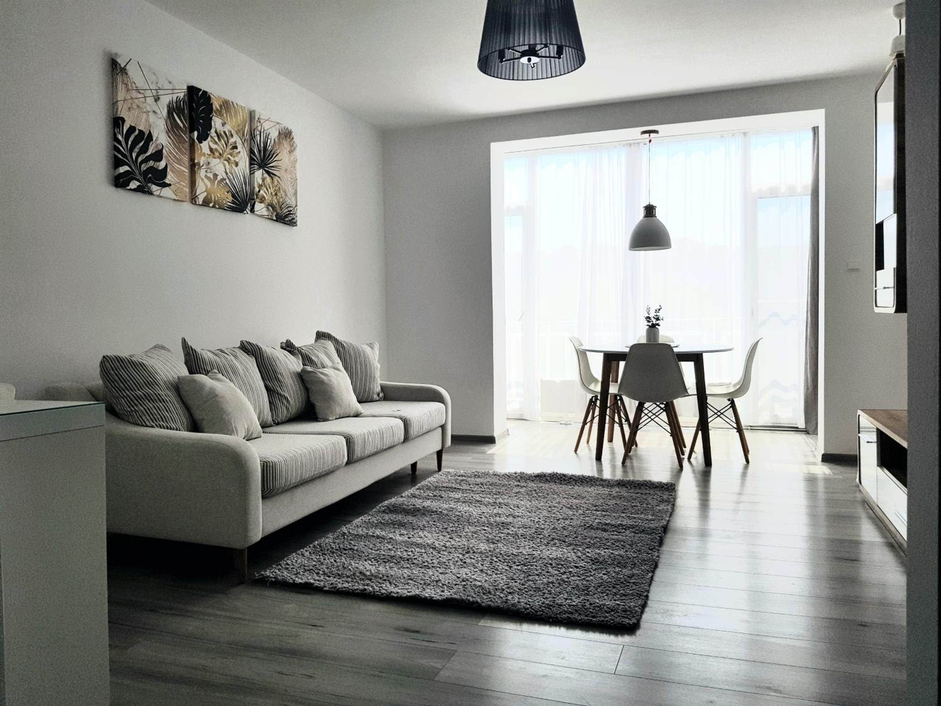 One-Bedroom Apartment - Photo 1