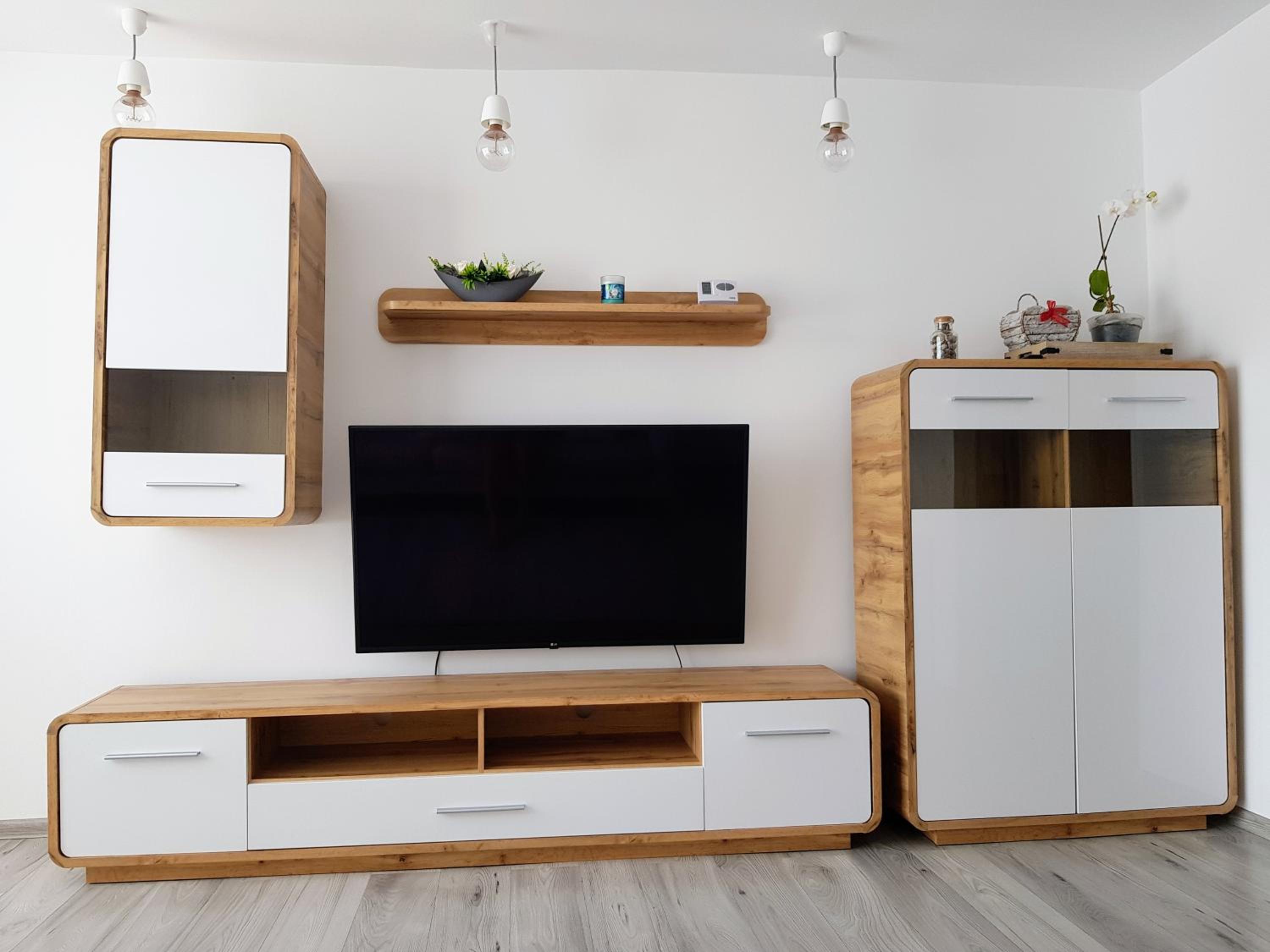 One-Bedroom Apartment - Photo 6