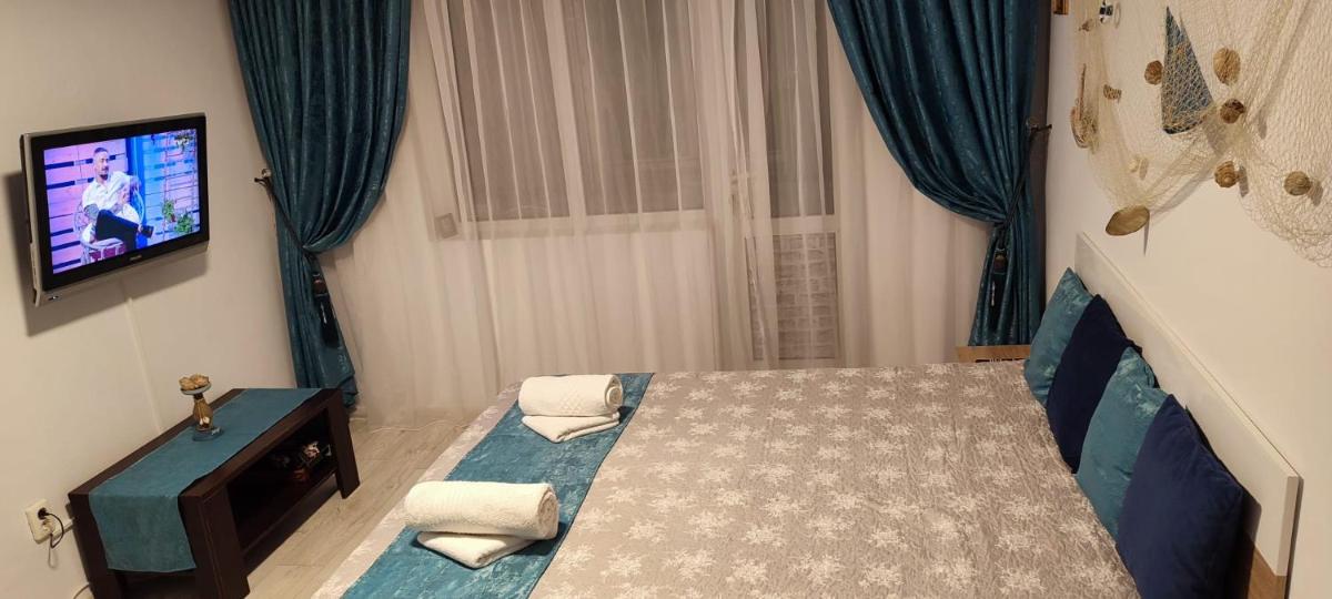 Two-Bedroom Apartment - Photo 31