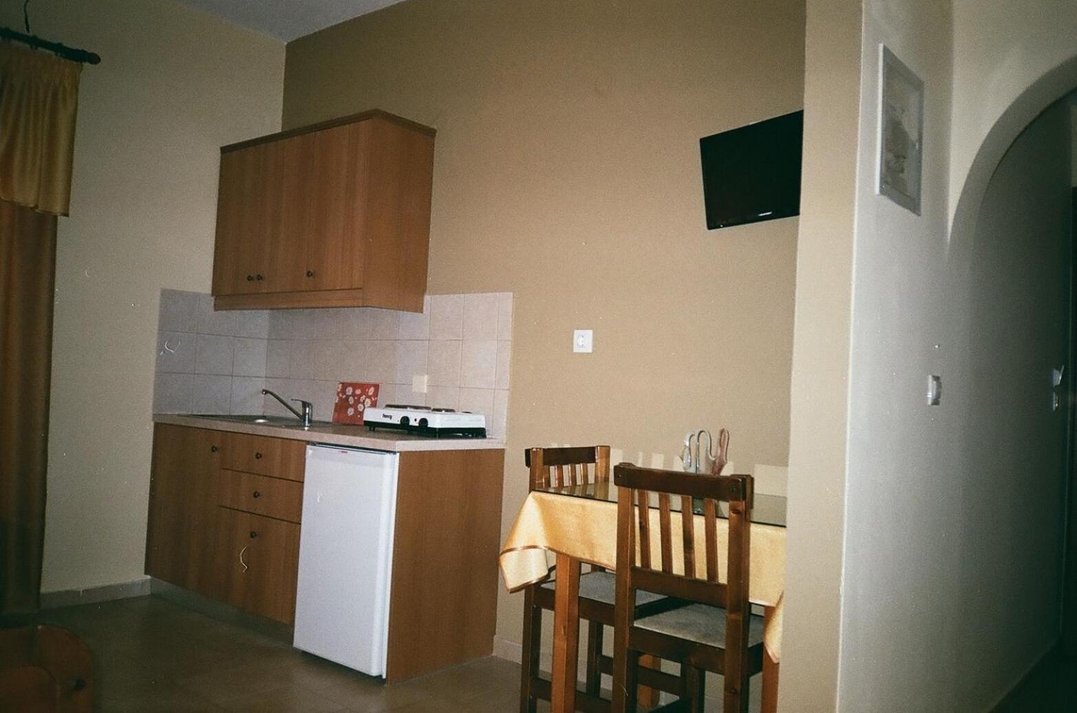 One-Bedroom Apartment photo 2
