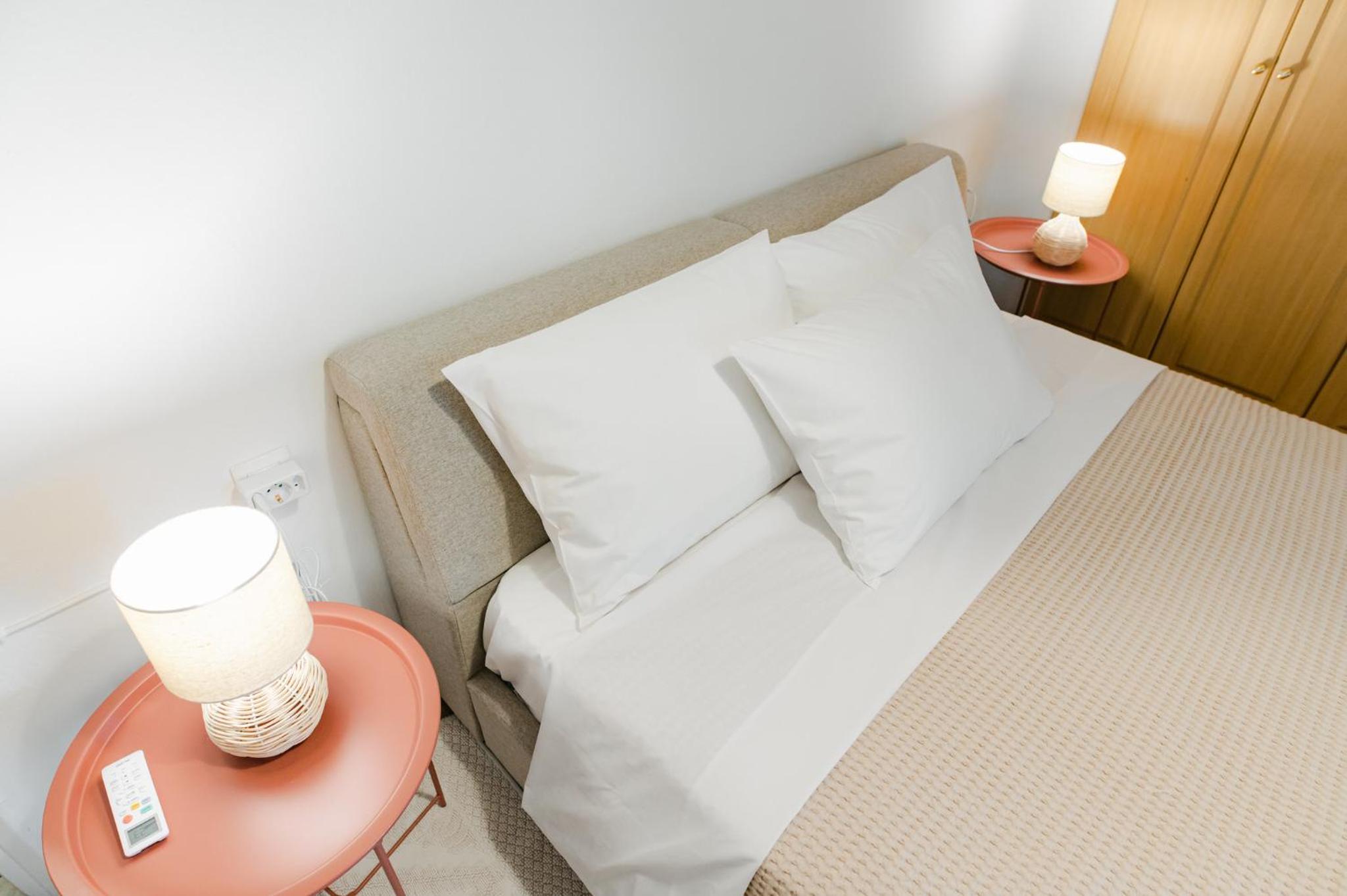One-Bedroom Apartment - Photo 3