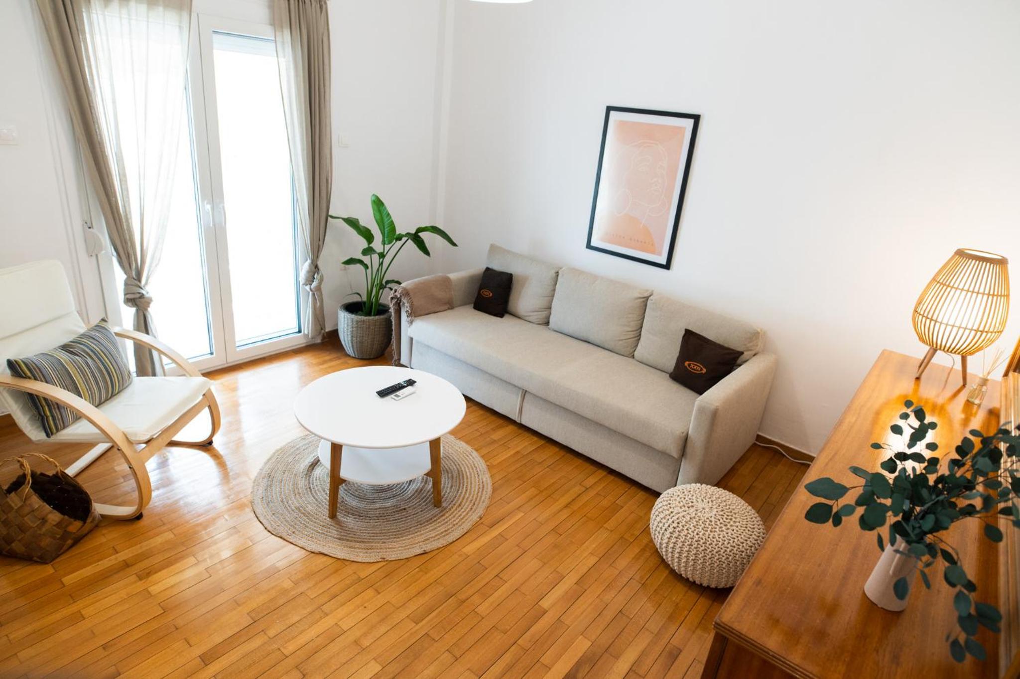 One-Bedroom Apartment - Photo 1