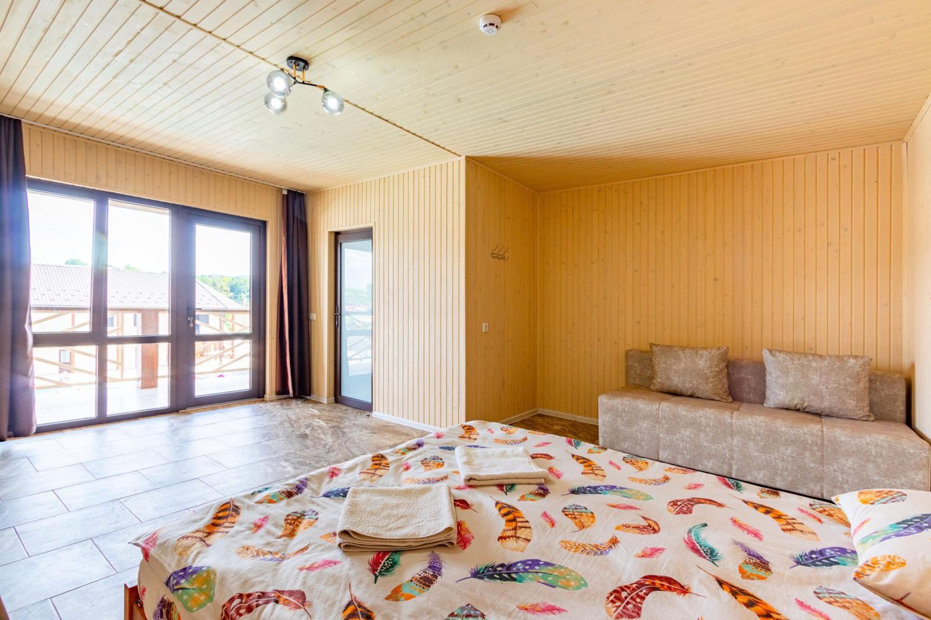 Deluxe Junior Suite photo 2
