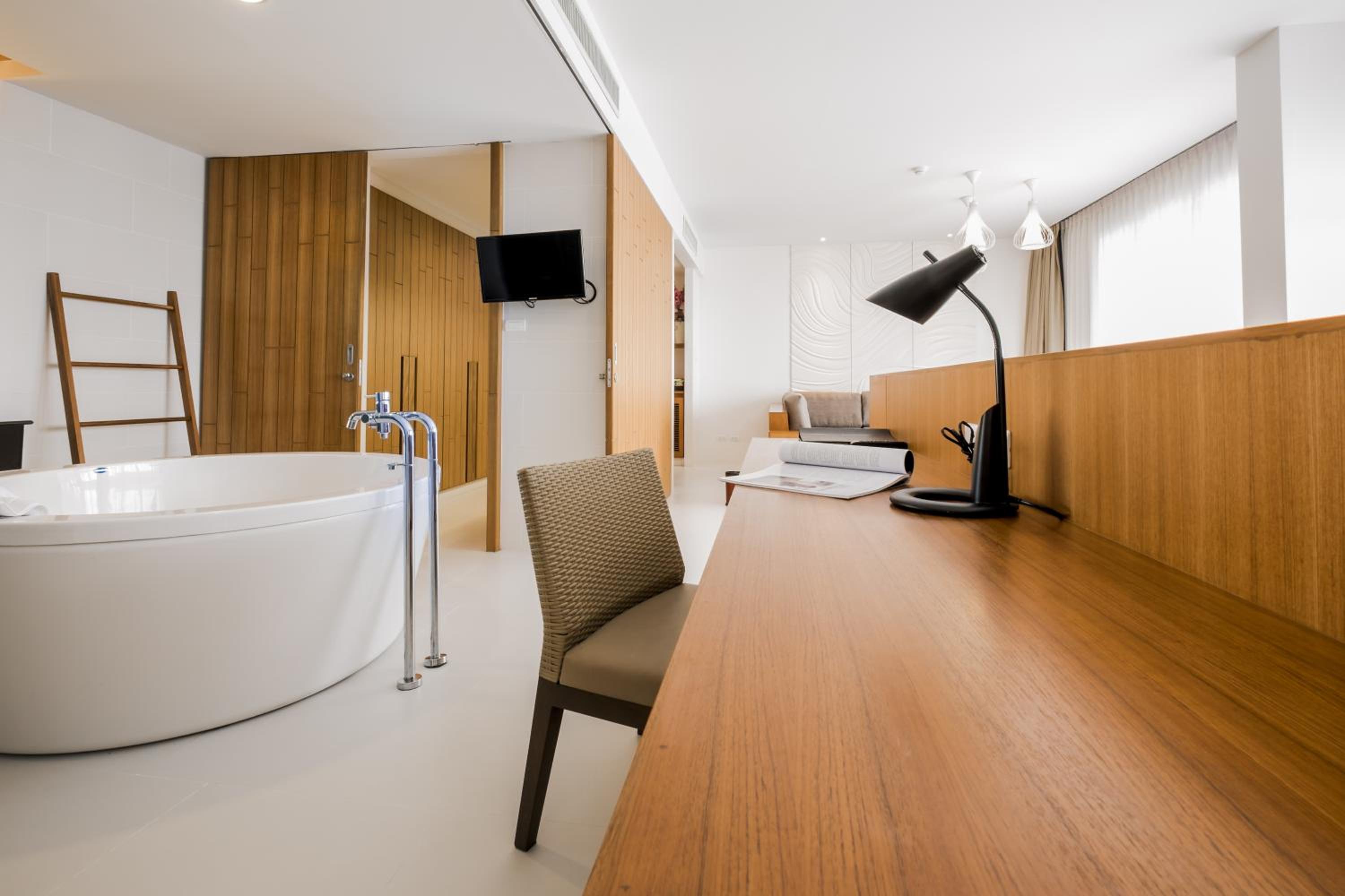 Jacuzzi Spa Suite - Photo 7