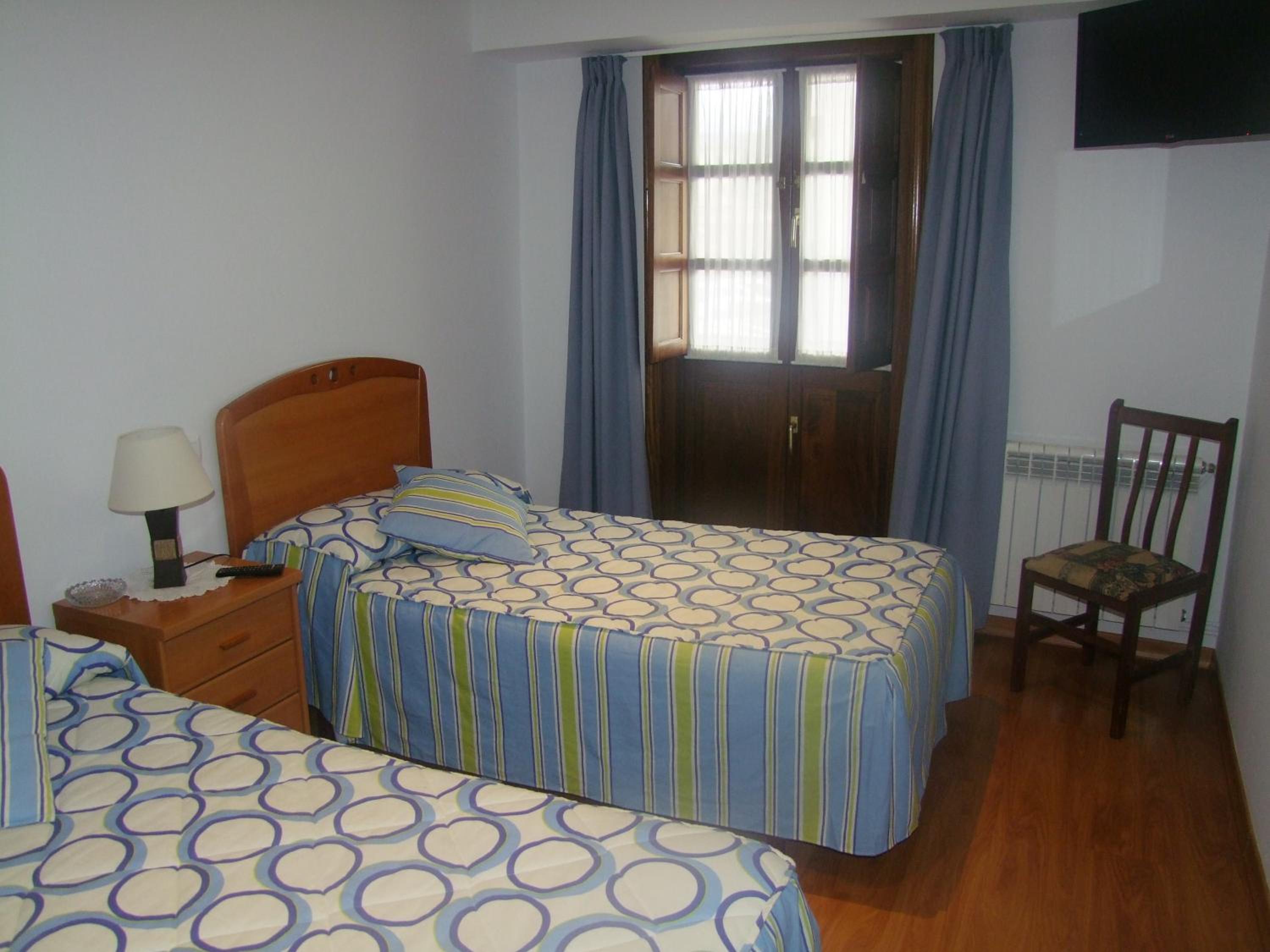 Twin Room - Photo 1