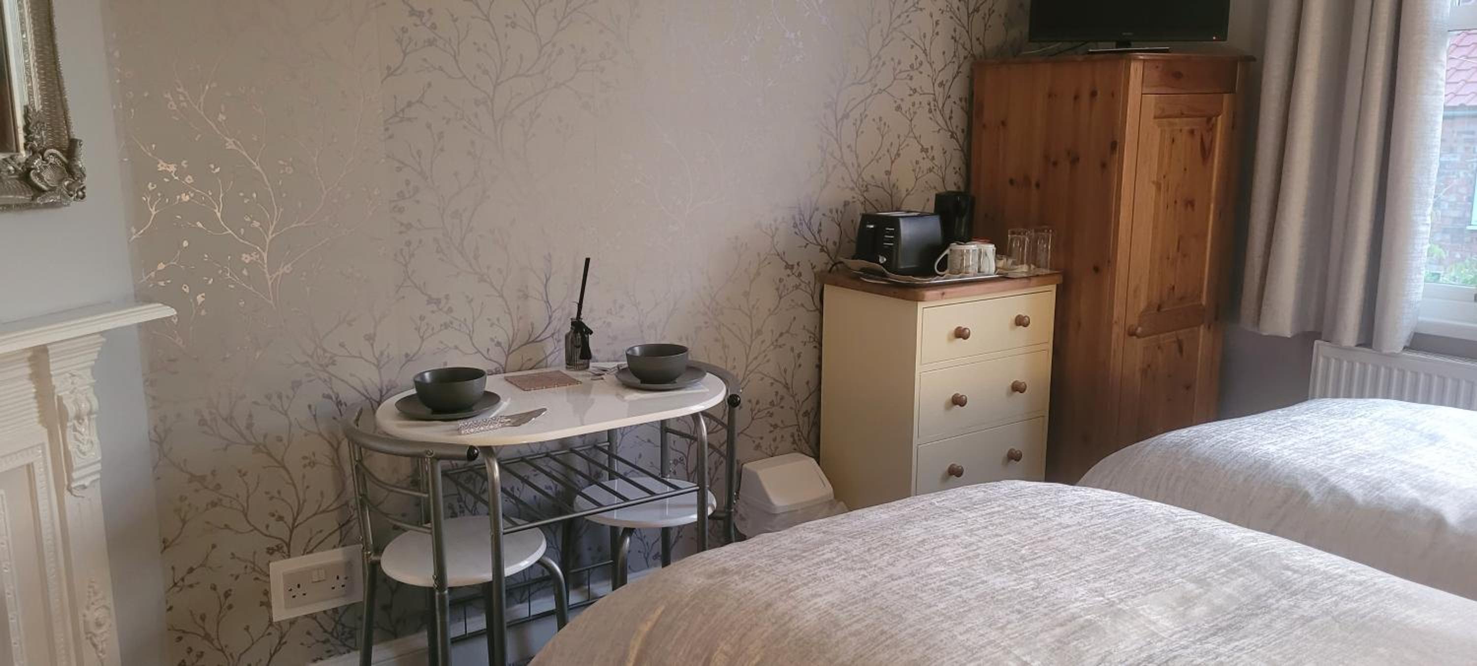 Large Double or Twin Room photo 3