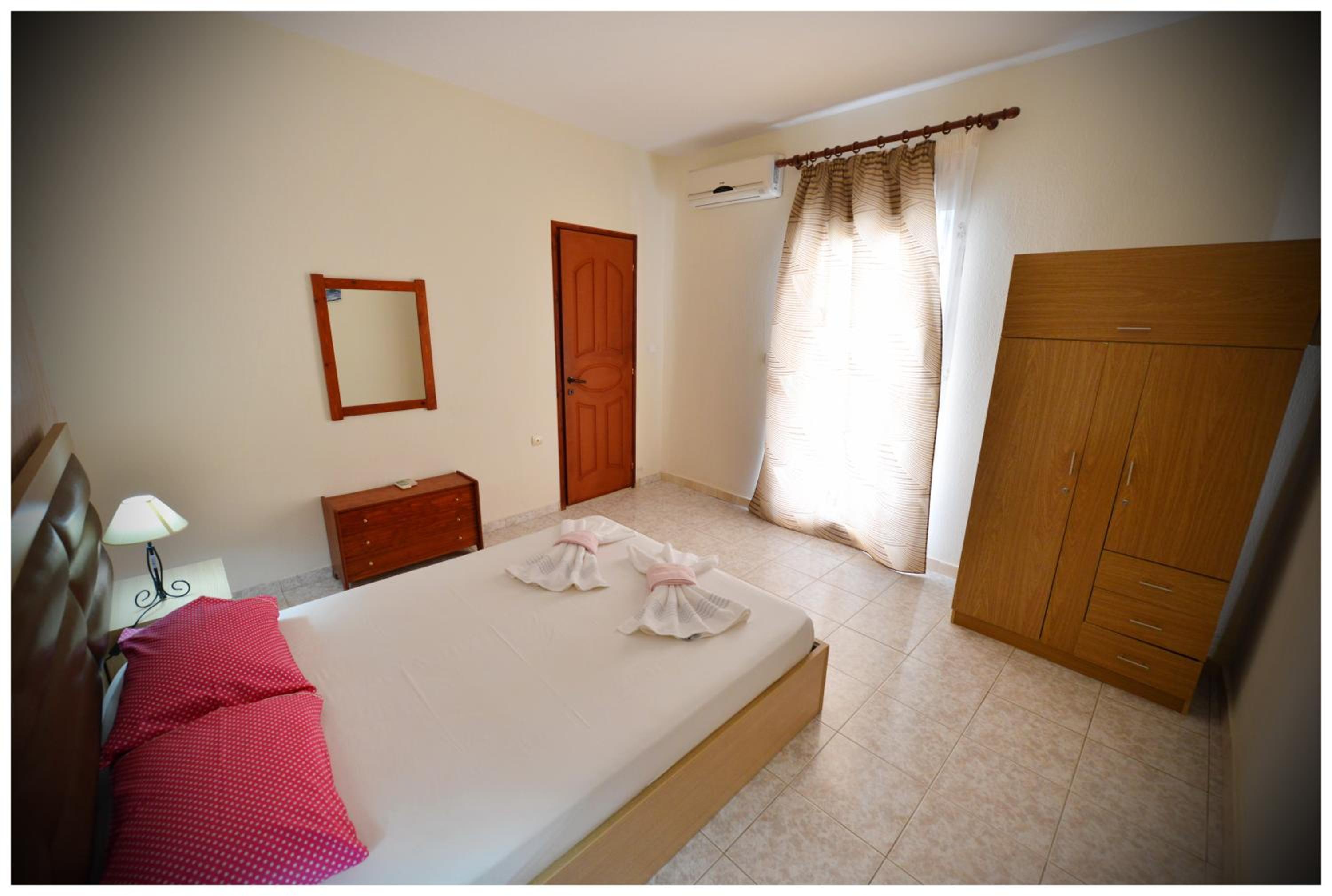 Family Apartment Split Level (6 Adults) photo 2