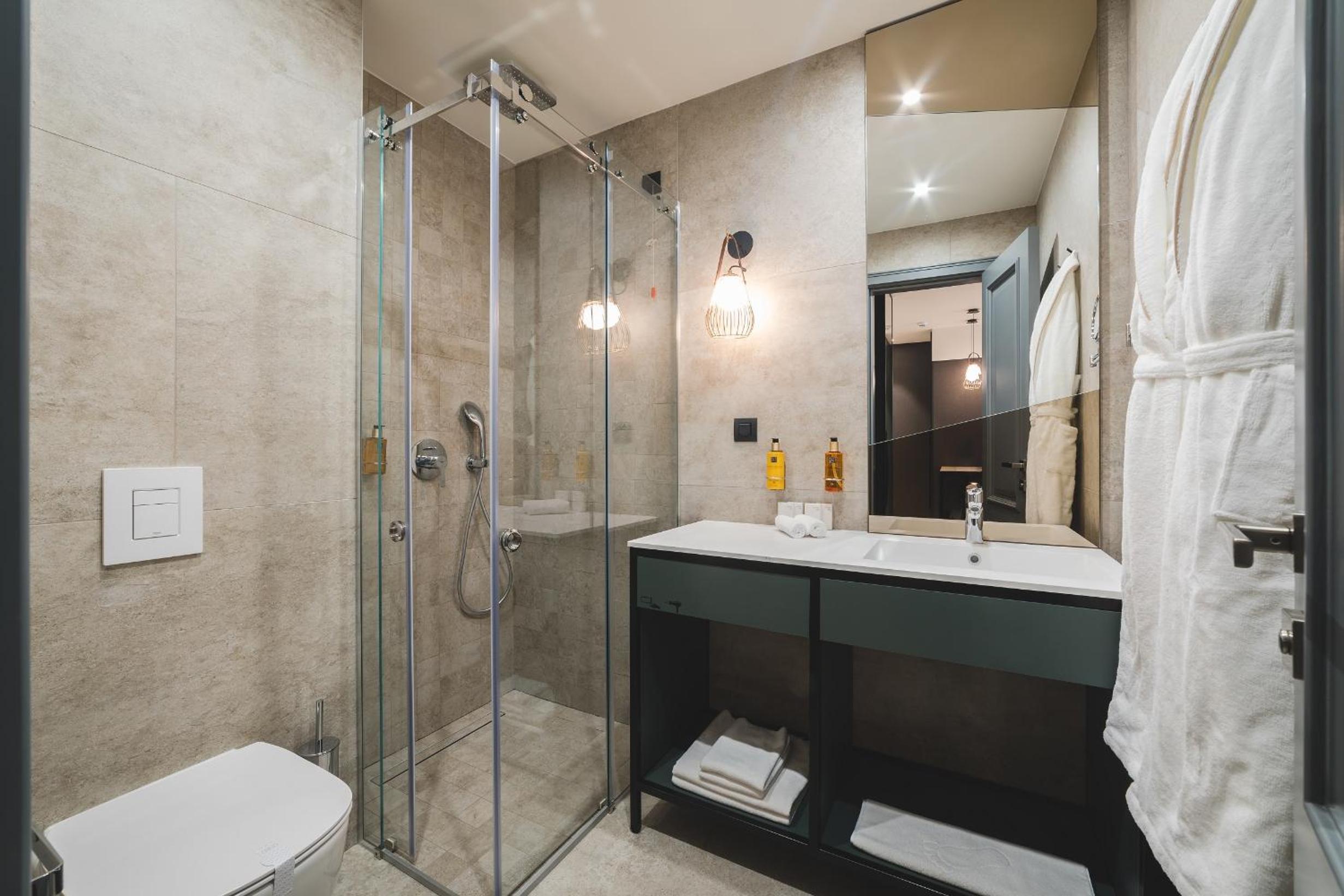 Standard Suite - Photo 4
