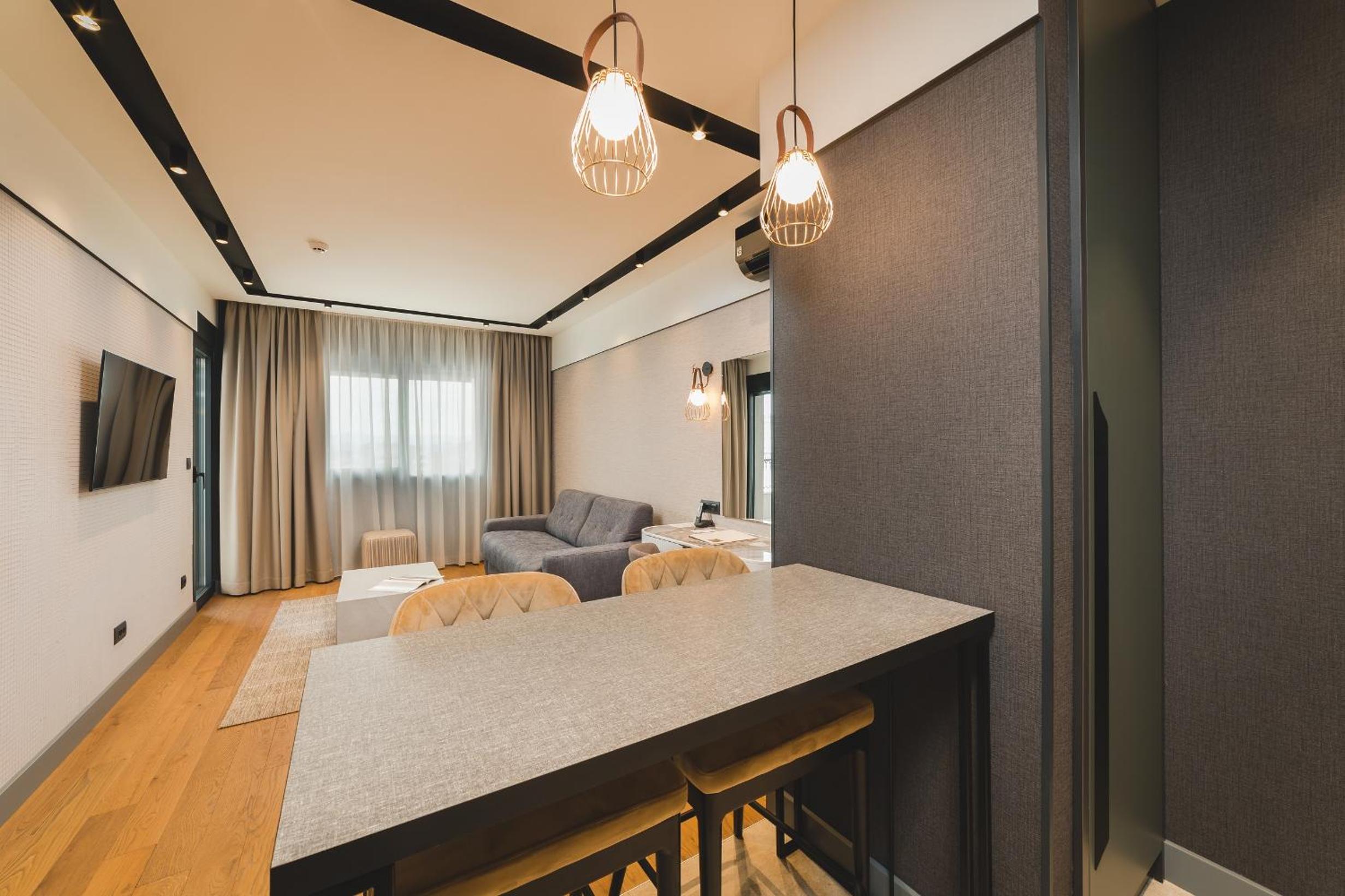 Standard Suite - Photo 1