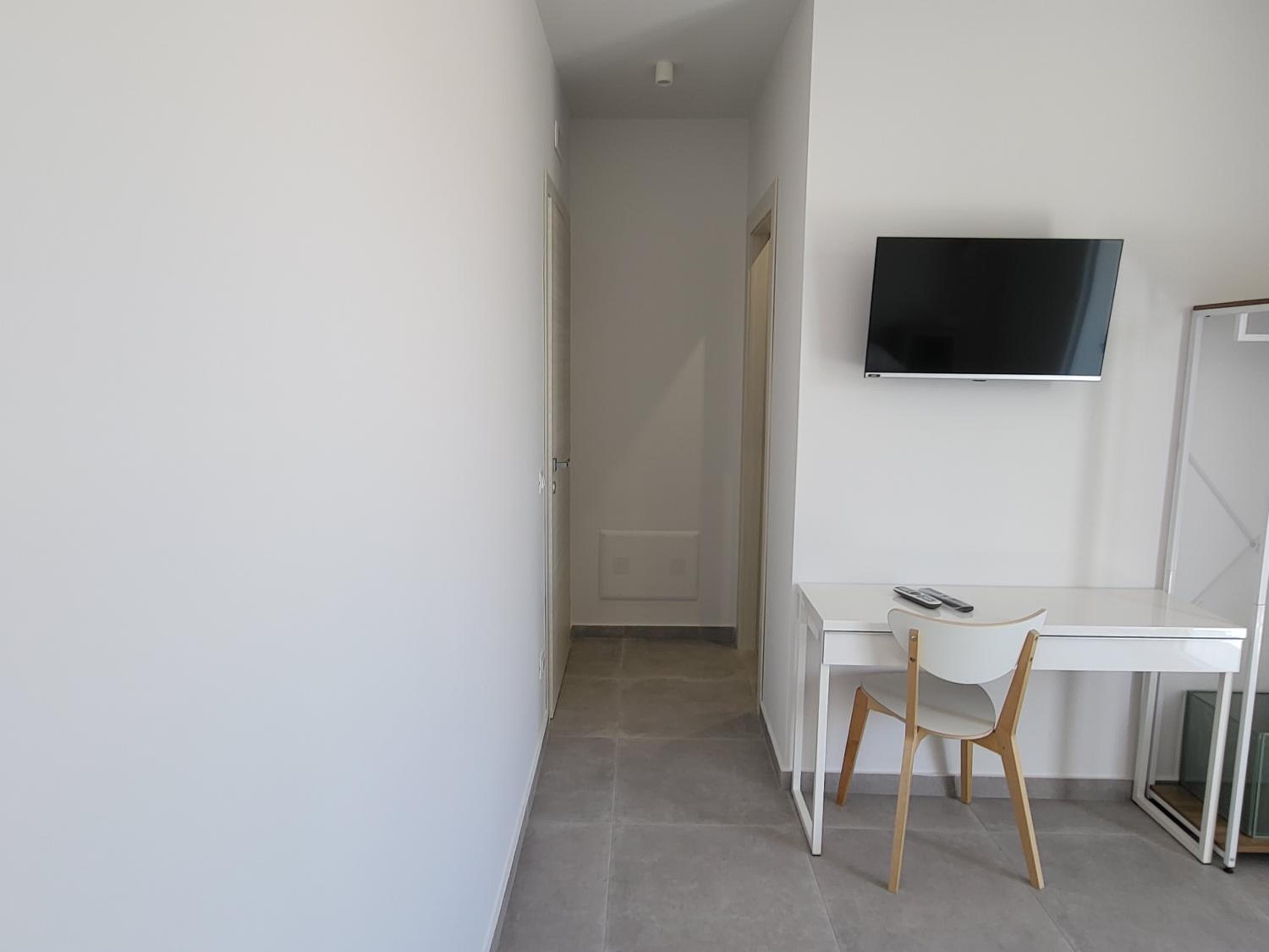 Double Room with Balcony and Sea View - Photo 1