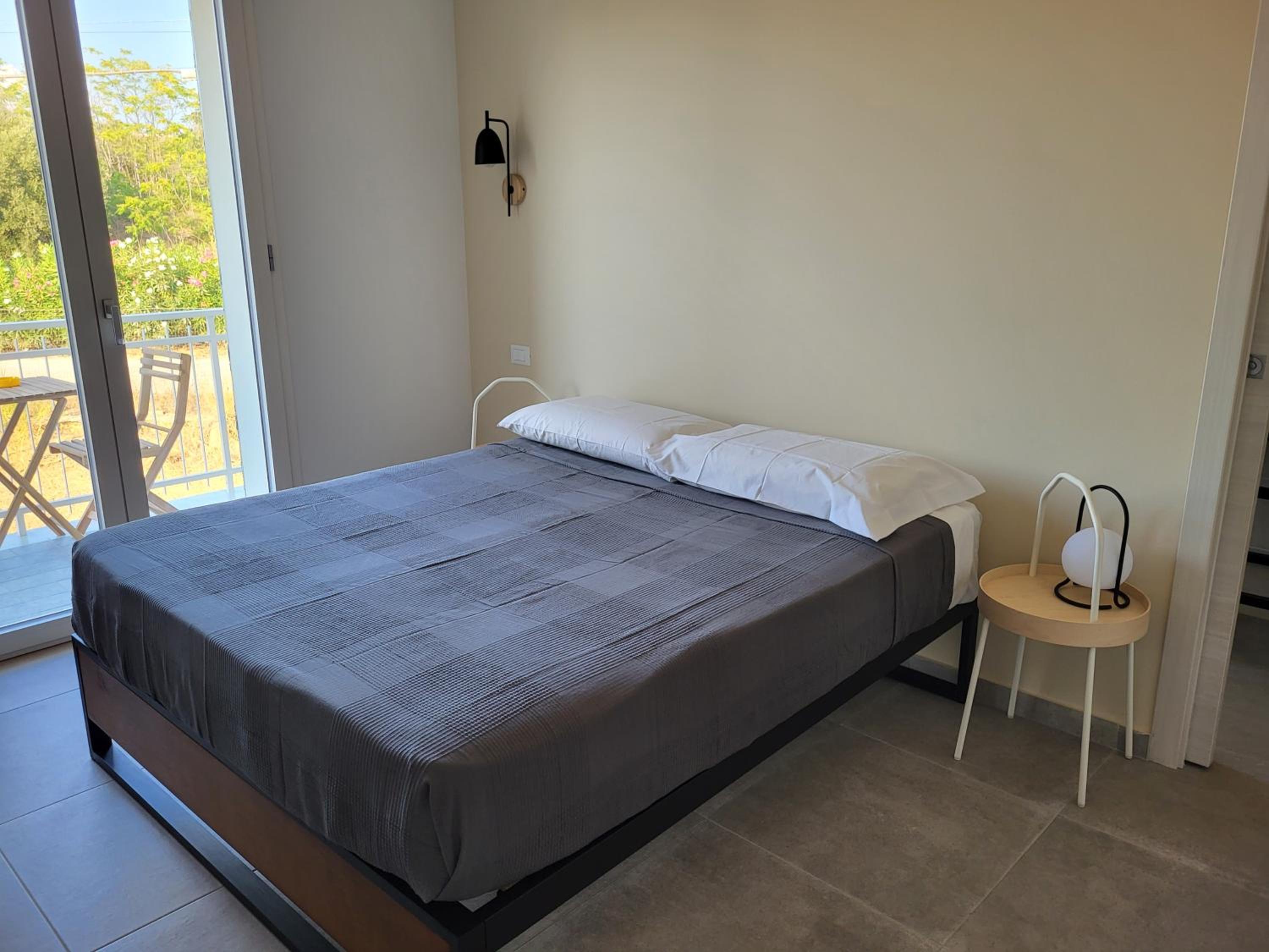 Double Room with Balcony - Photo 15