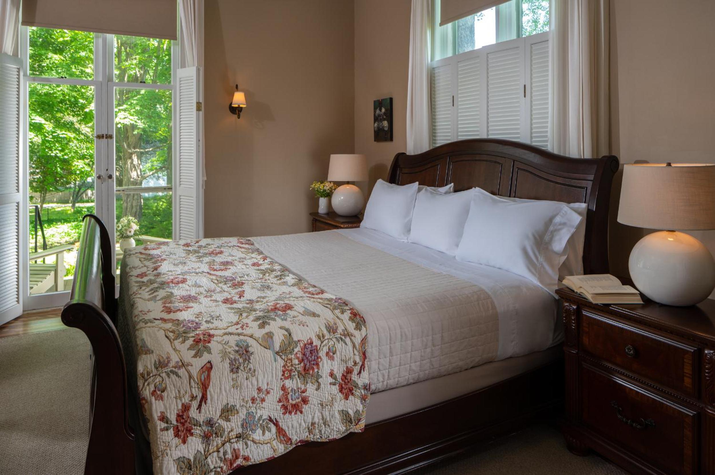 Deluxe King Suite