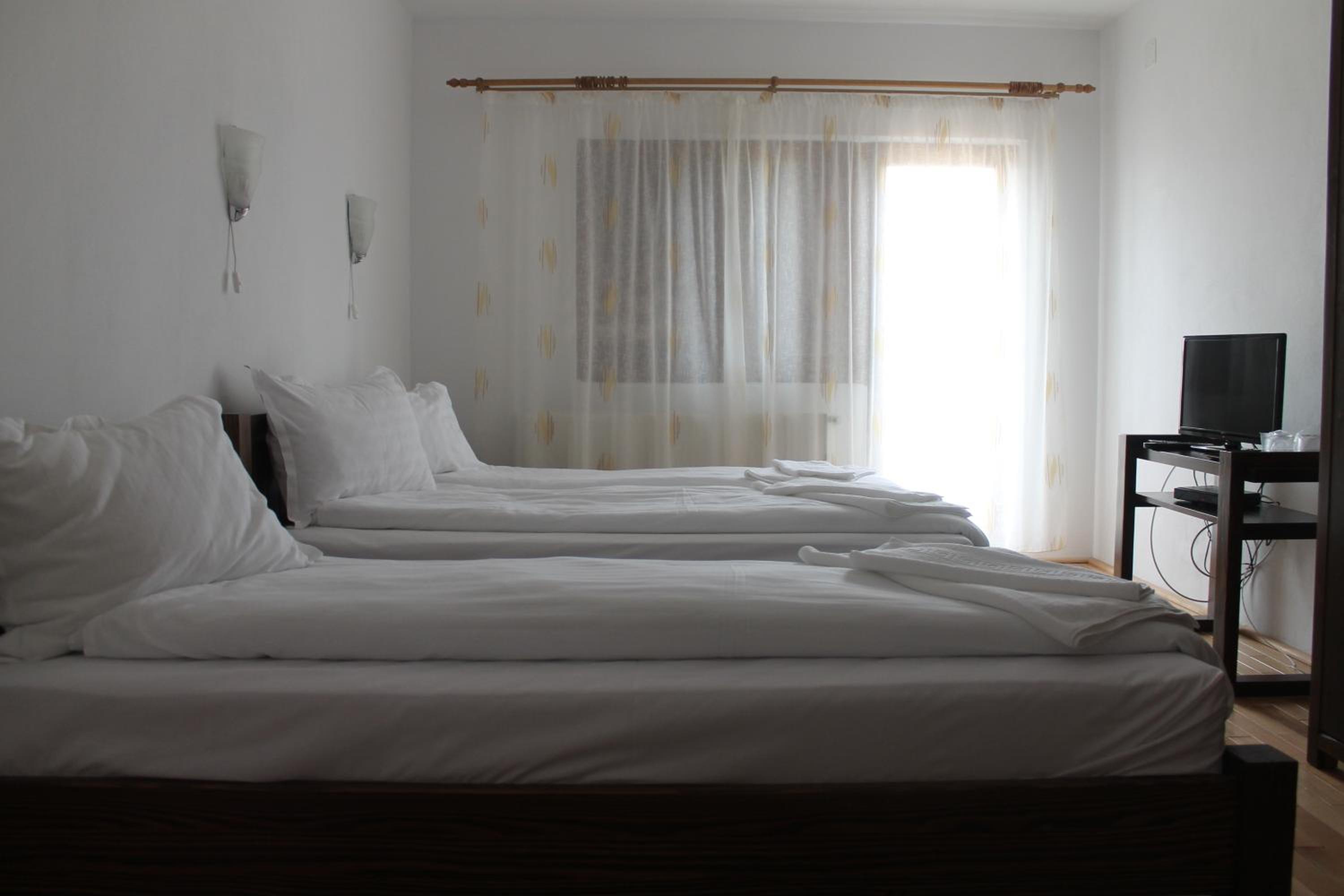 Triple Room - Photo 5
