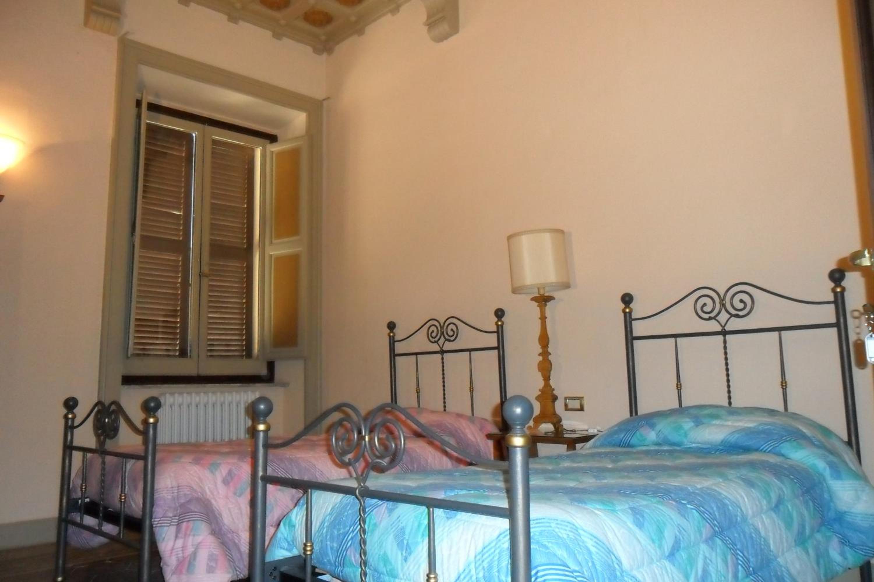 Twin Room - Photo 2
