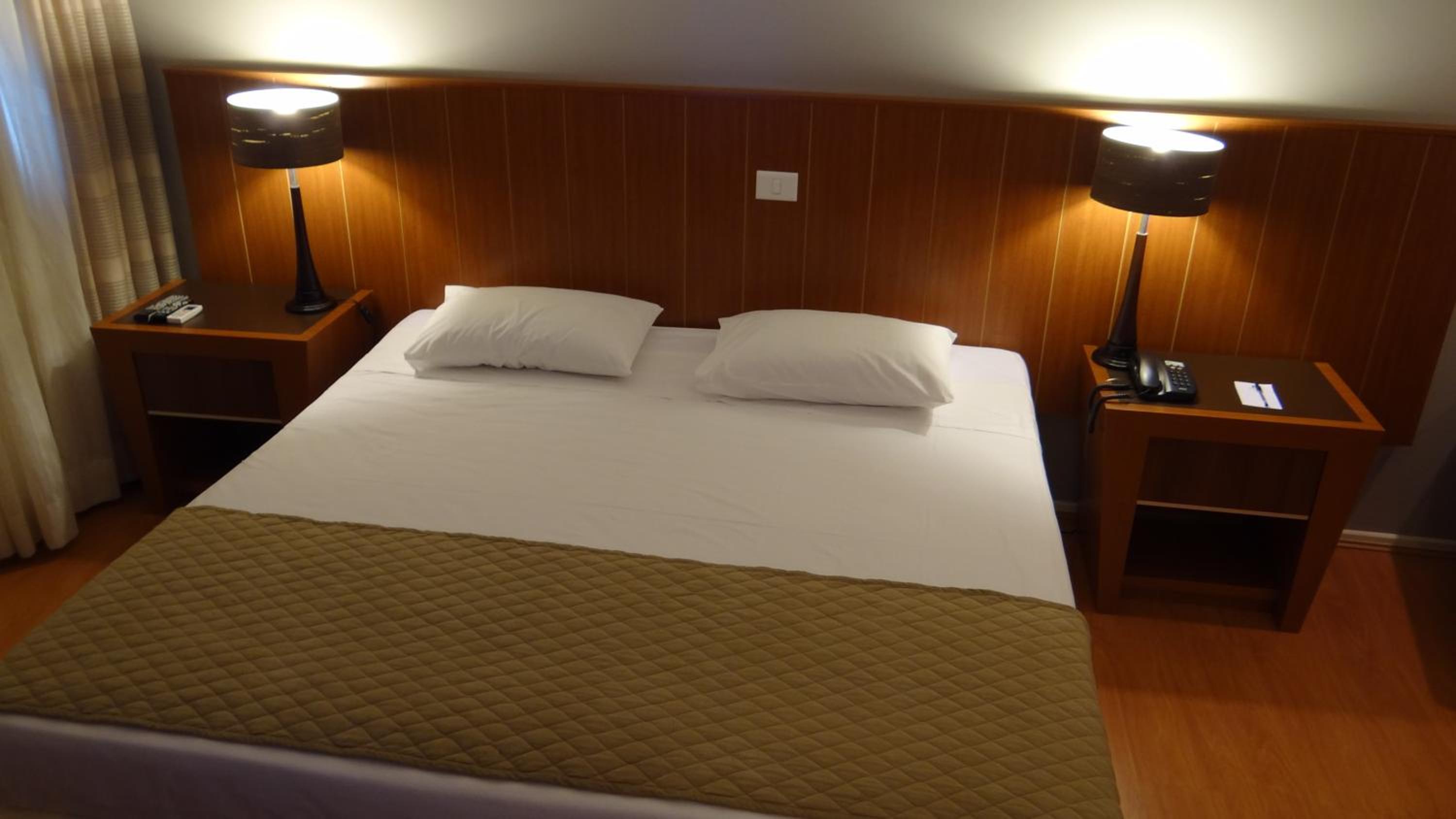Deluxe King Room photo 2