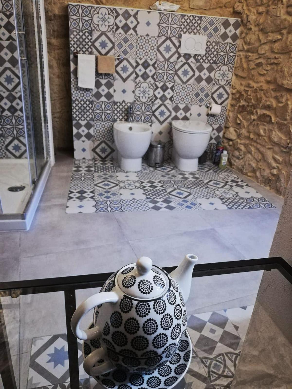 Double Room with Private Bathroom - Photo 7