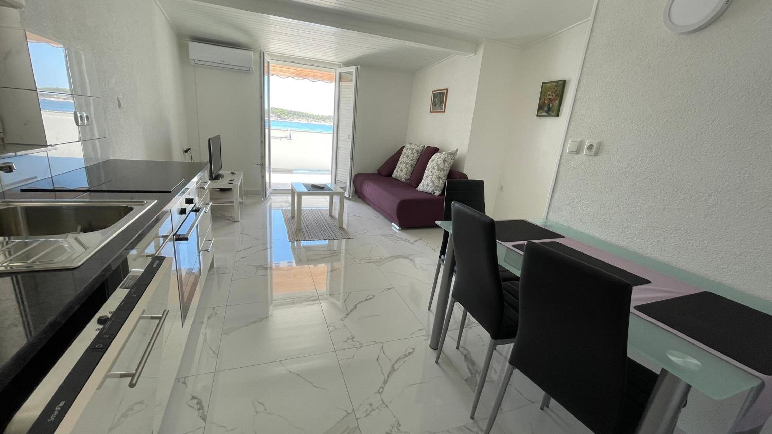 Apartment With Sea View