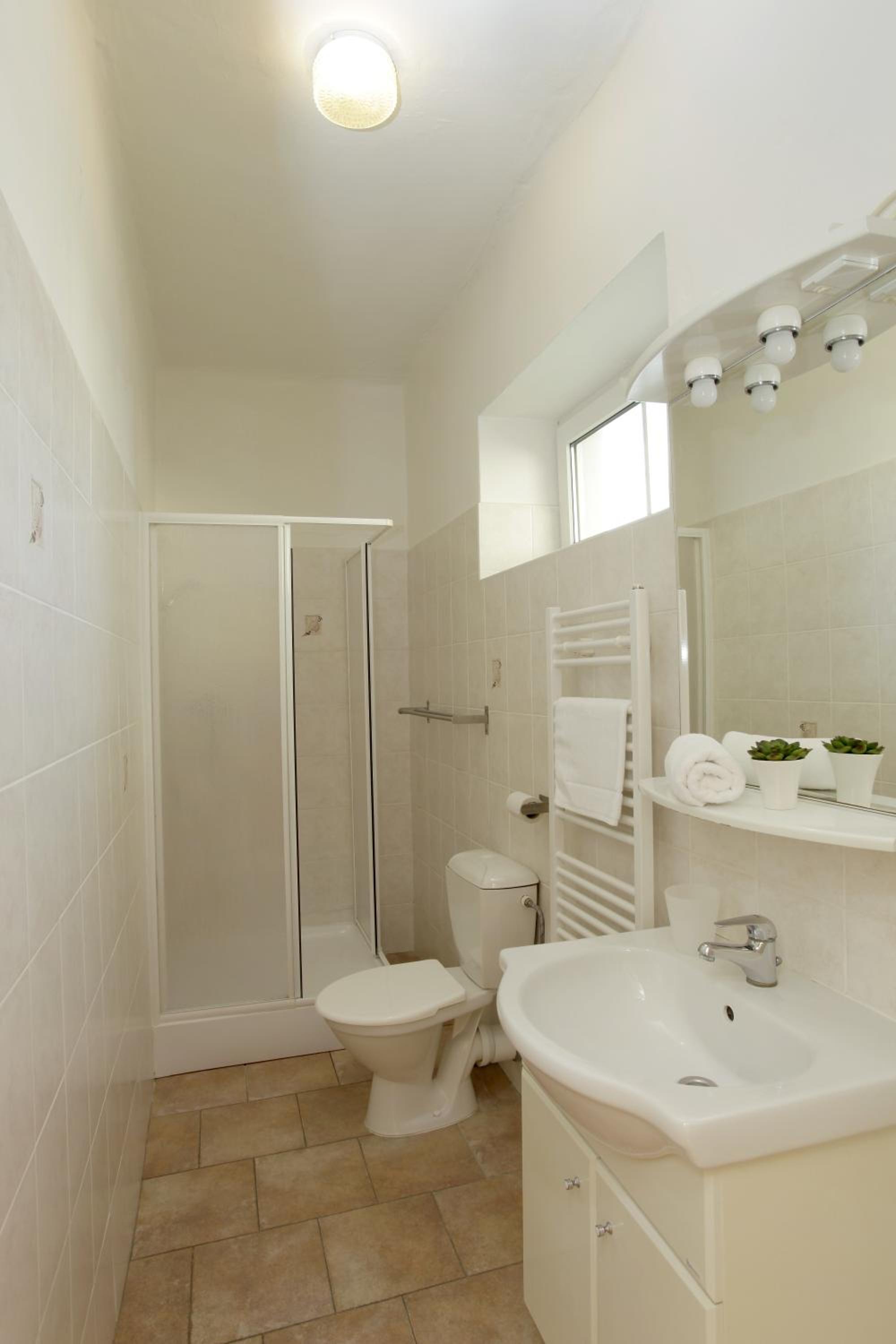 Two-Bedroom Apartment - Photo 5