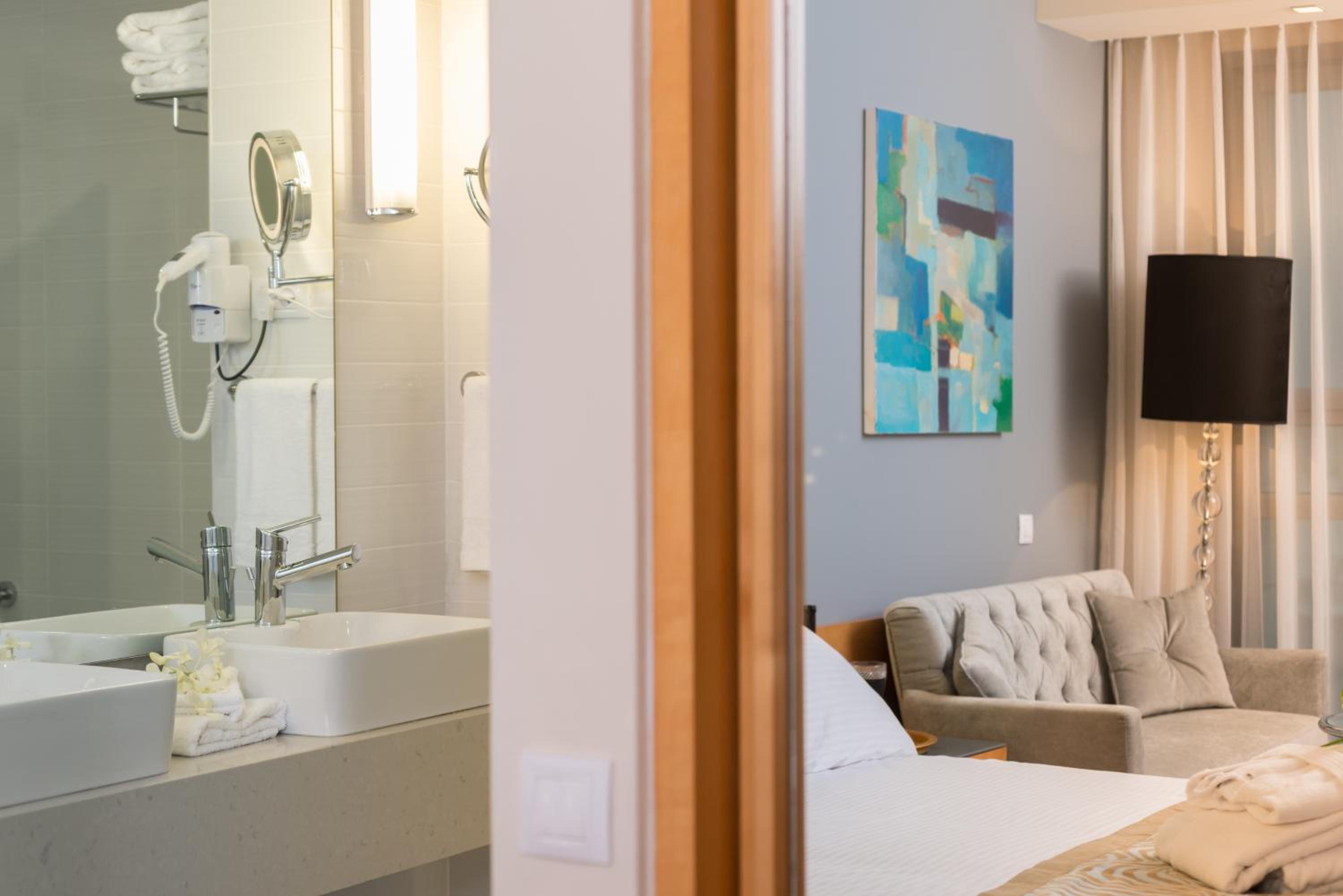 Junior Suite (2 Adults) photo 3