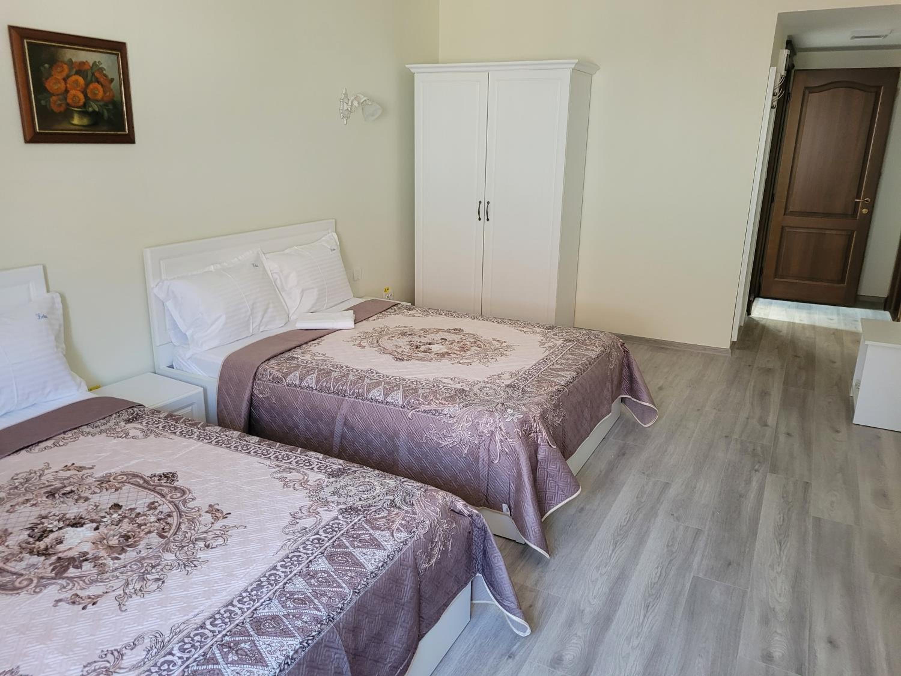 Deluxe Double or Twin Room - Photo 5