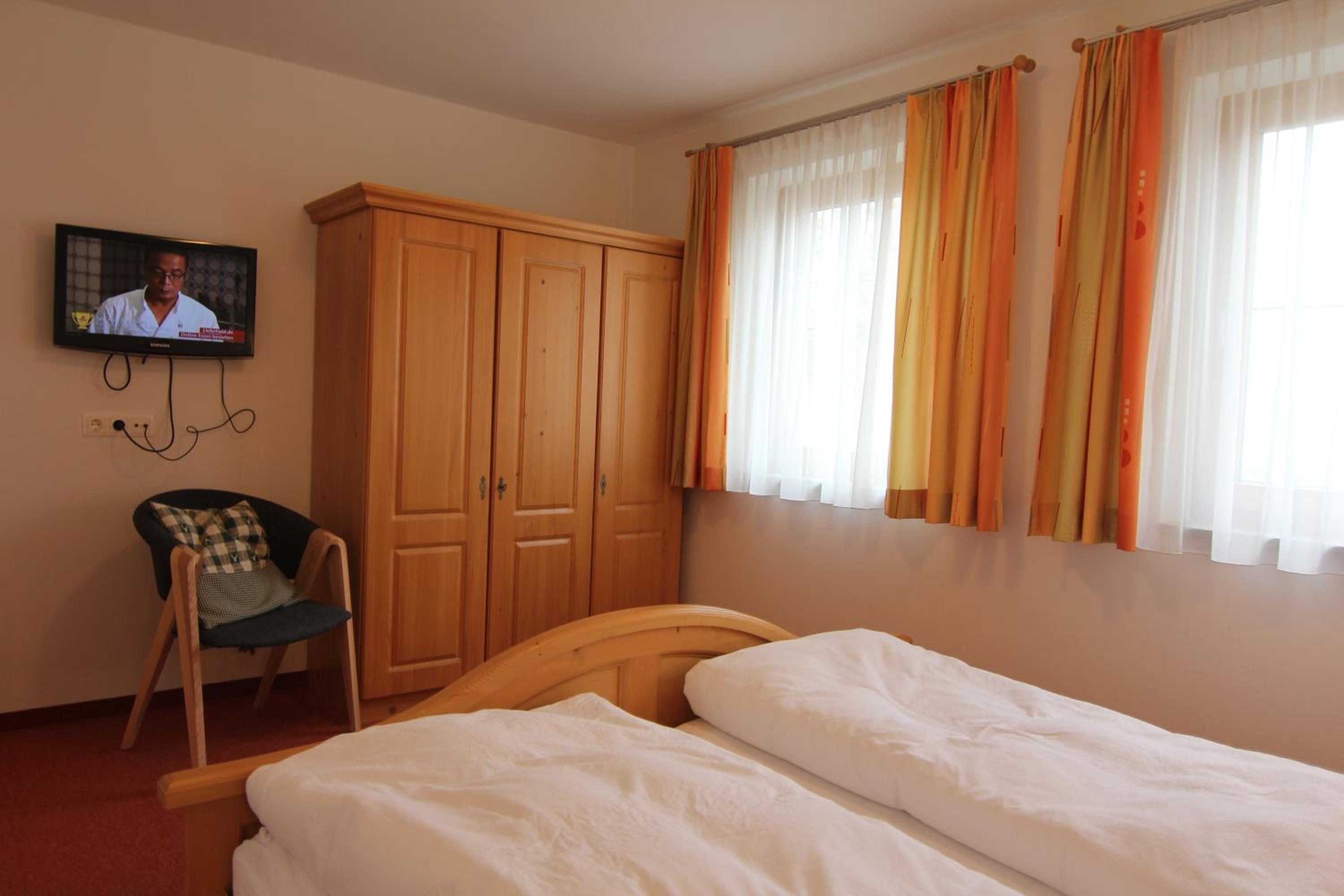 One-Bedroom Apartment with Balcony photo 2