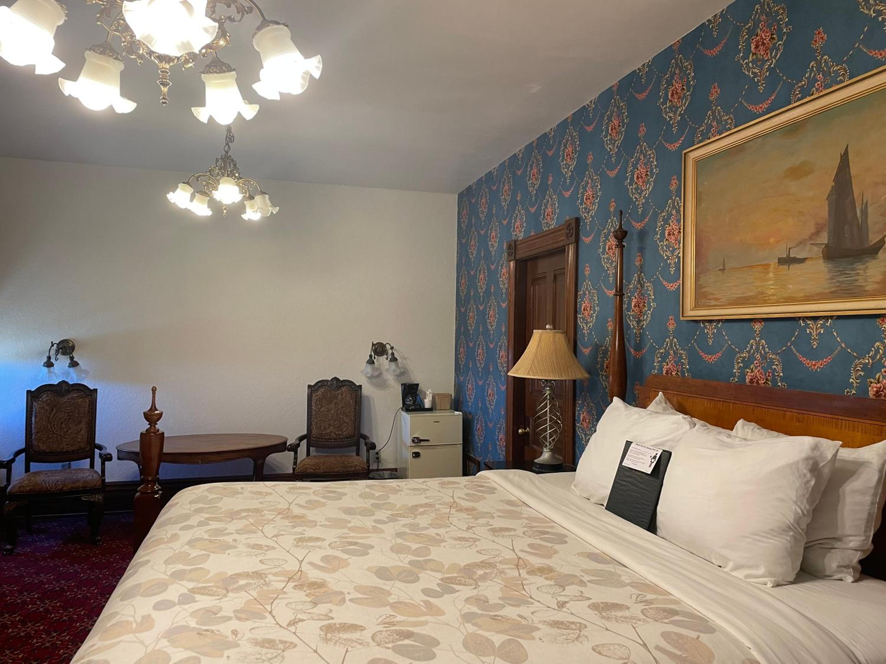 King Suite with Spa Bath photo 1