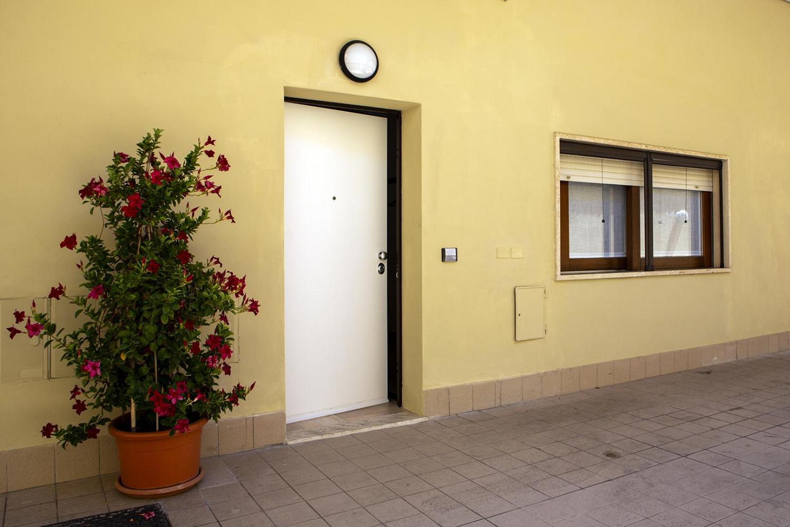One-Bedroom House photo 2