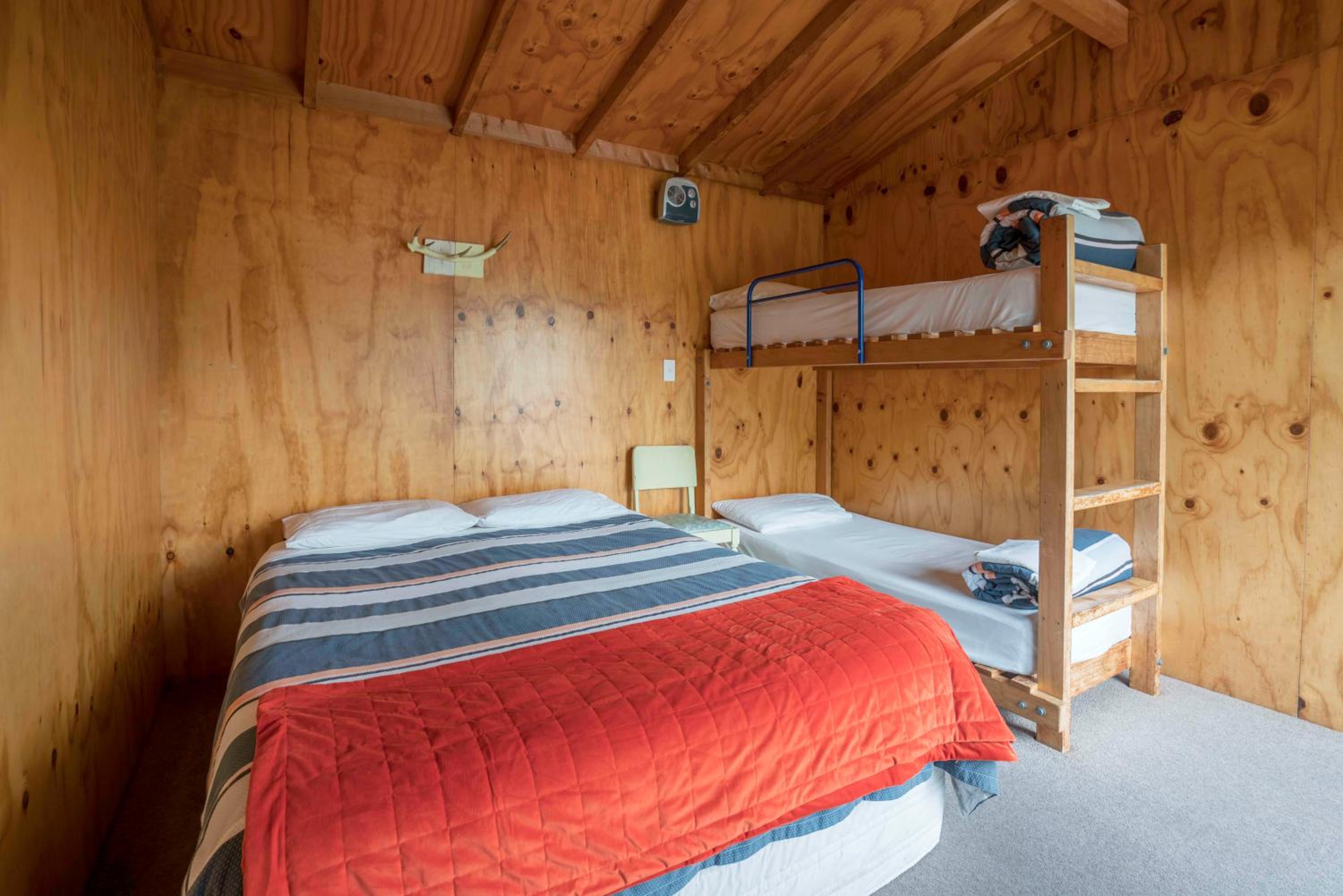 Standard Cabin with Shared Bathroom (4 People) photo 1