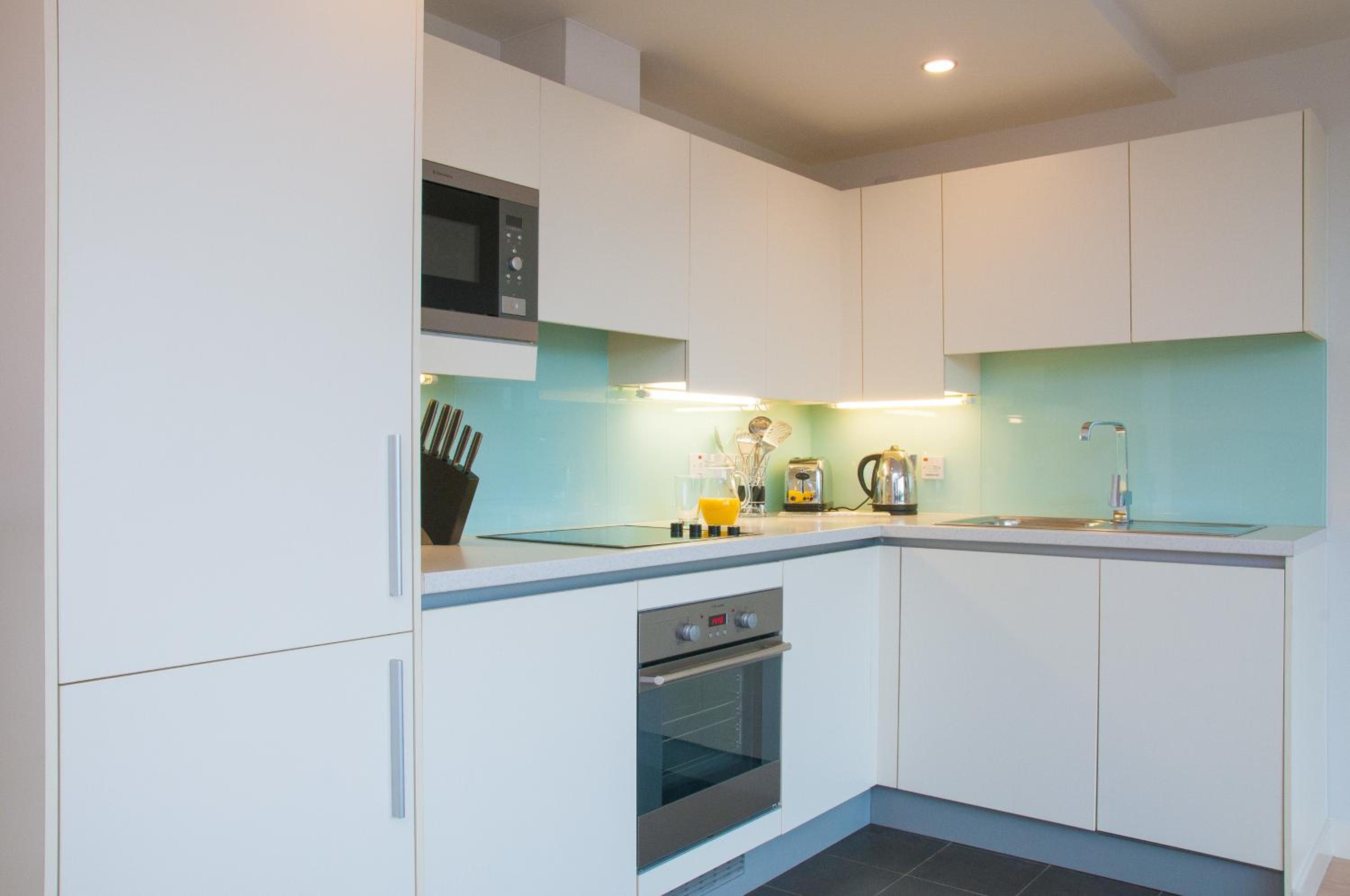 Deluxe One-Bedroom Apartment, photo 7