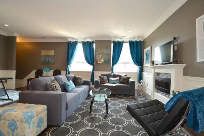 Two-Bedroom Apartment - Photo 13