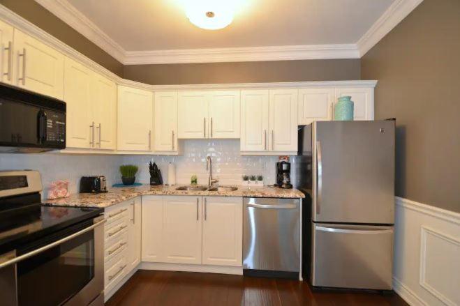 Two-Bedroom Apartment - Photo 9