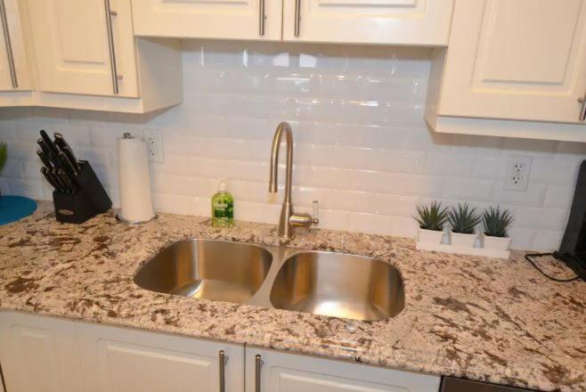 Two-Bedroom Apartment - Photo 21