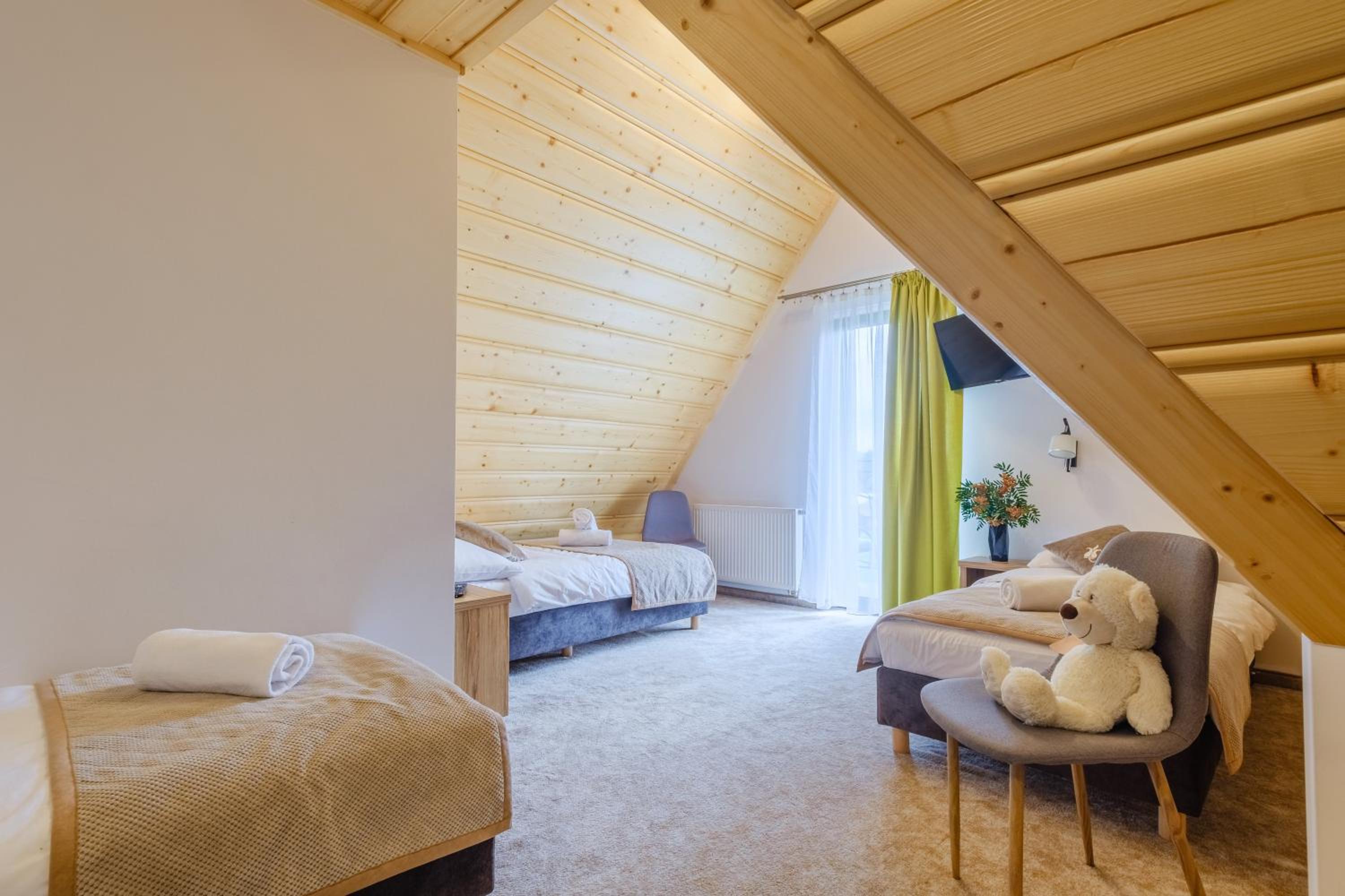 Quadruple Room with Mountain View photo 2