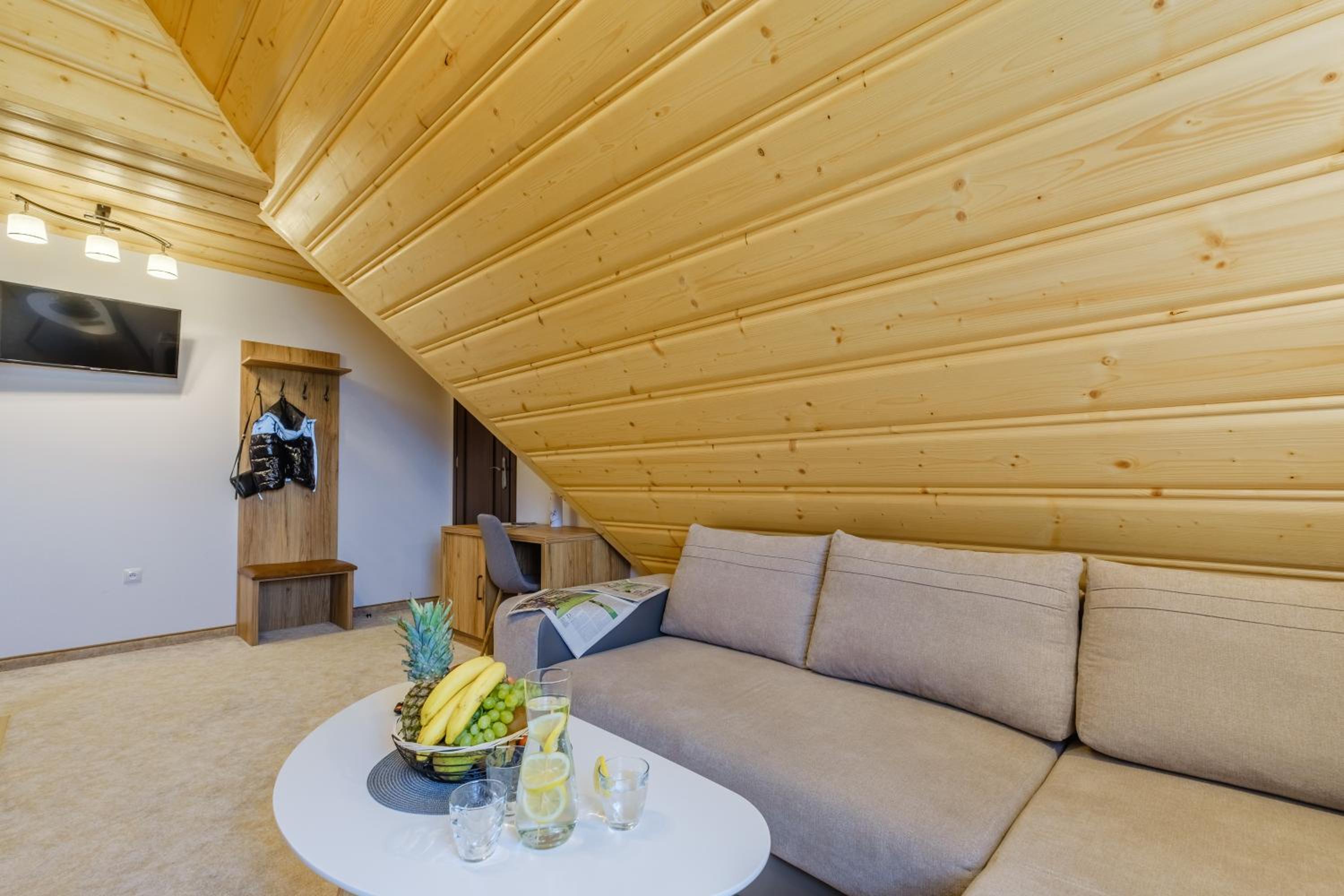 Apartment with Mountain View photo 3
