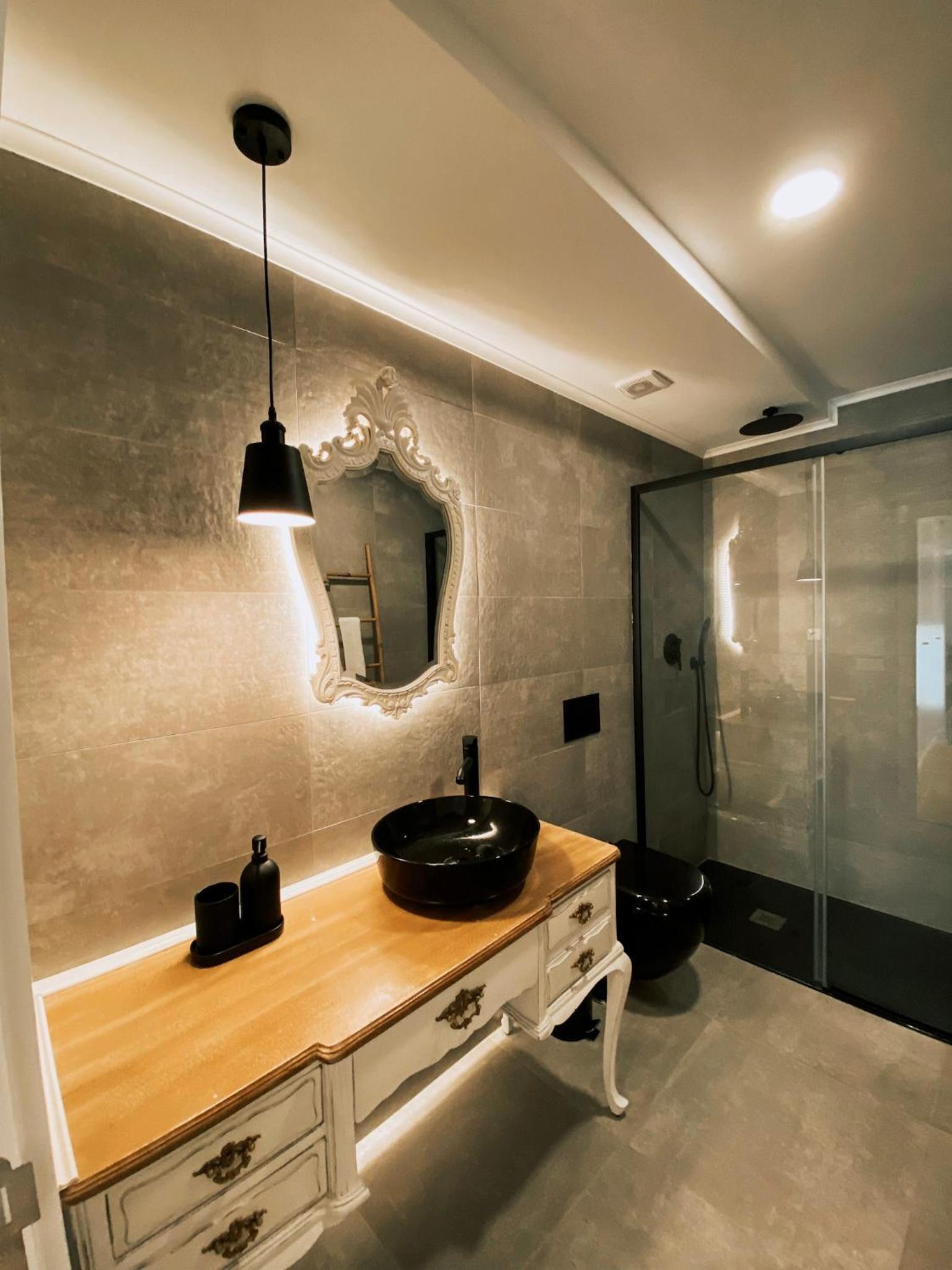 One-Bedroom Apartment - Photo 13