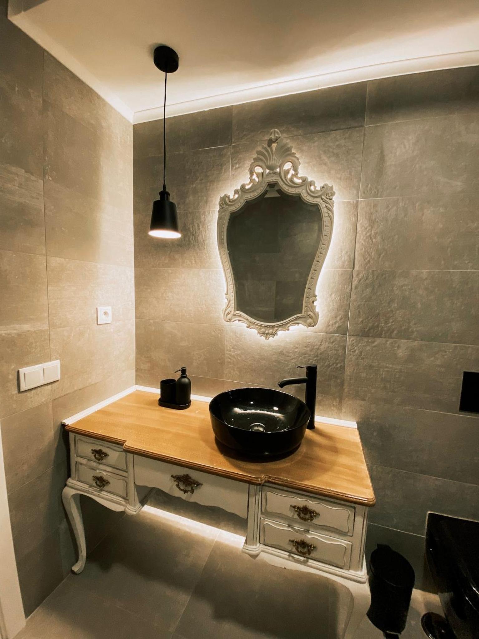 One-Bedroom Apartment - Photo 22