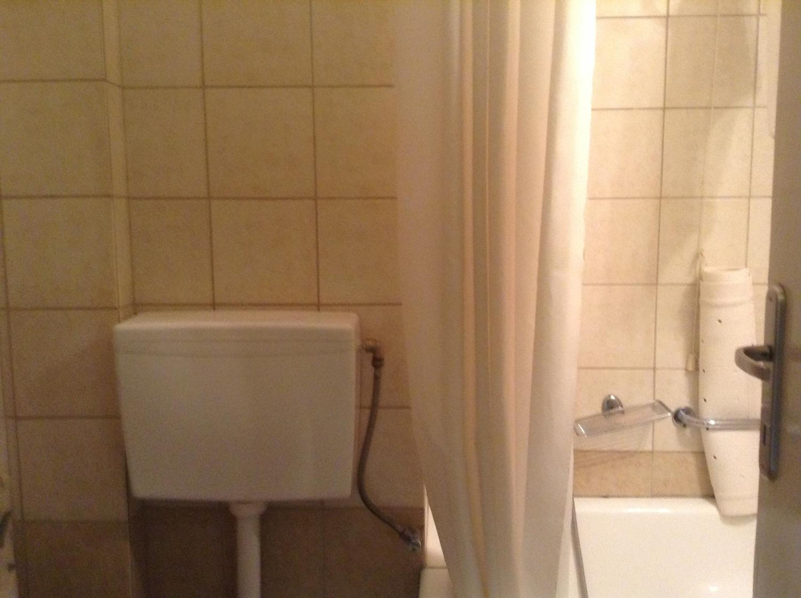 Double Room - Photo 9